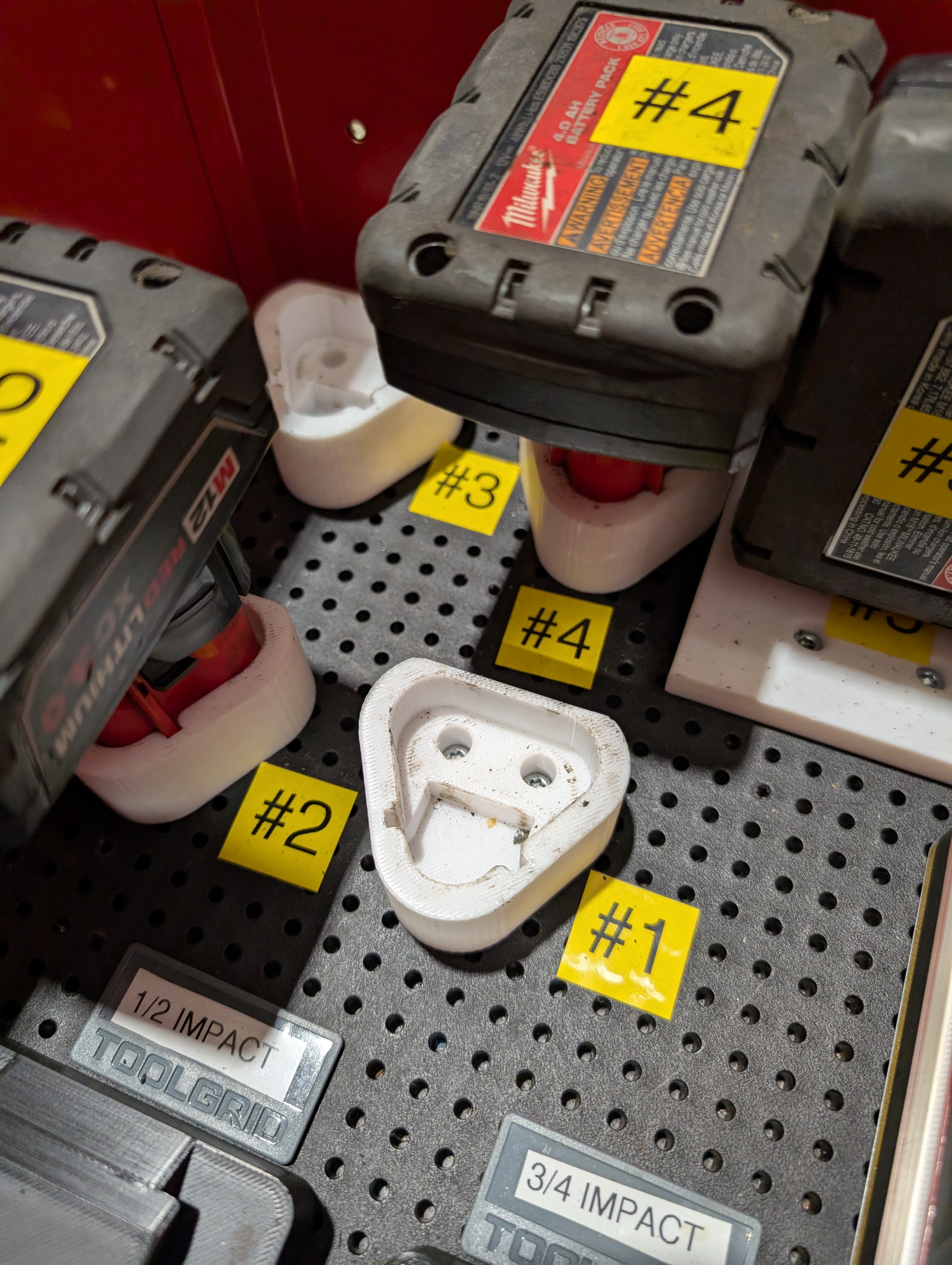 Milwaukee M12 battery holder for Toolgrid