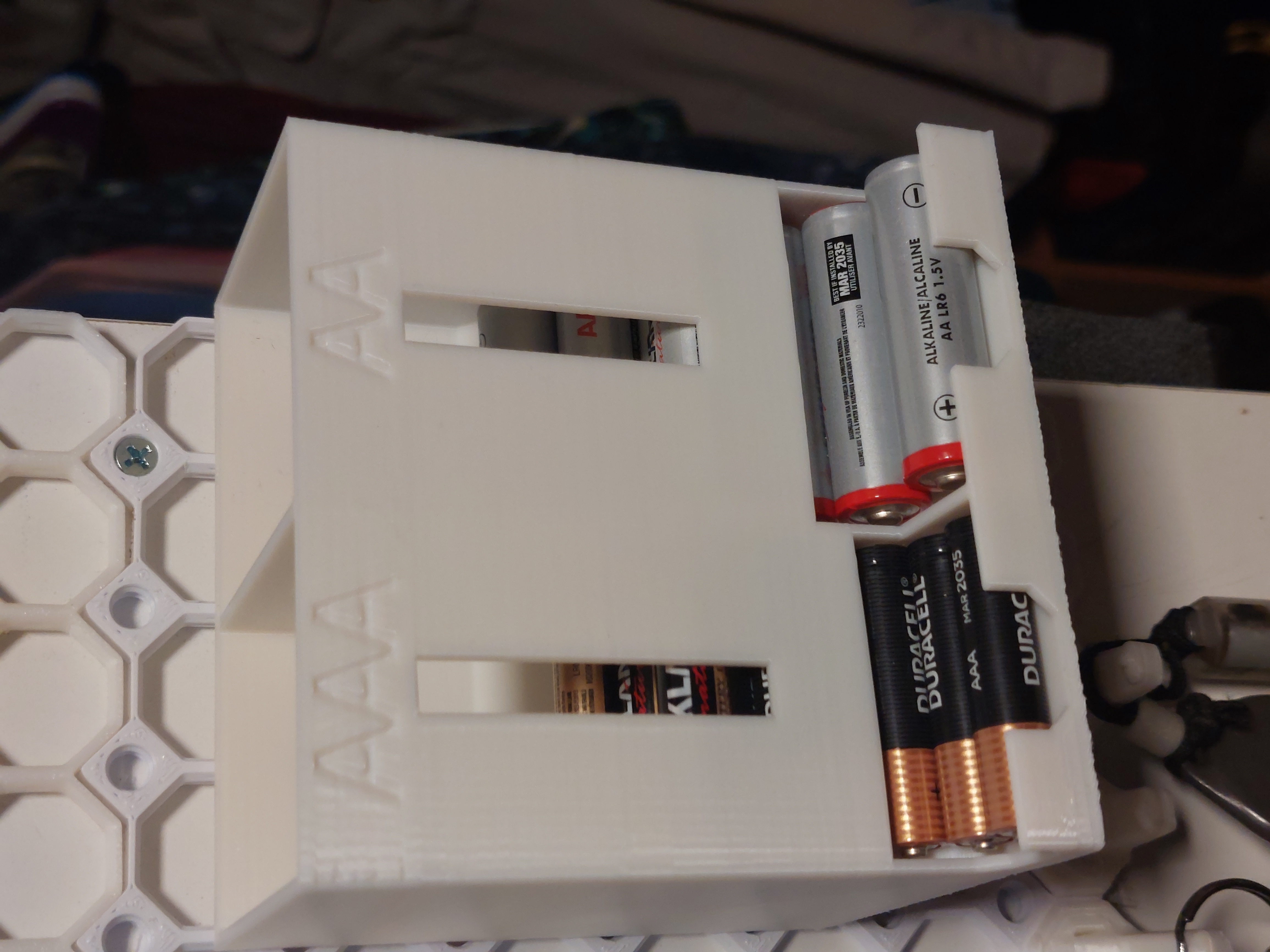MultiPoint variant of the AA-AAA battery holder.