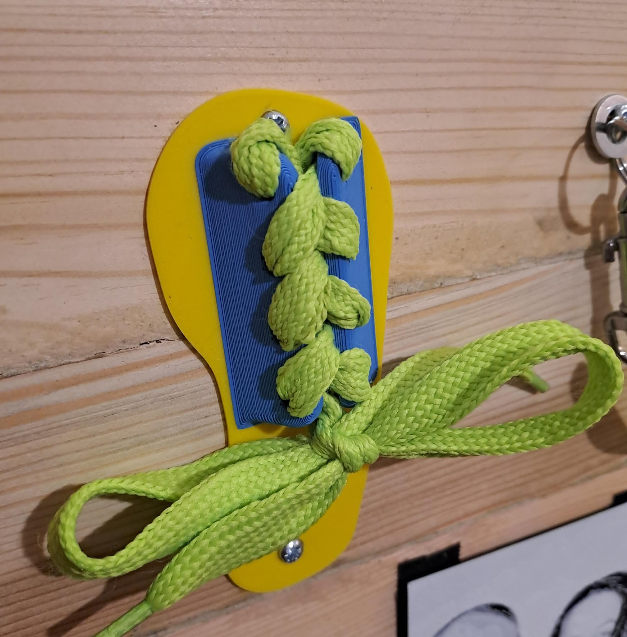 AB4 Tool for learning how to tie shoes