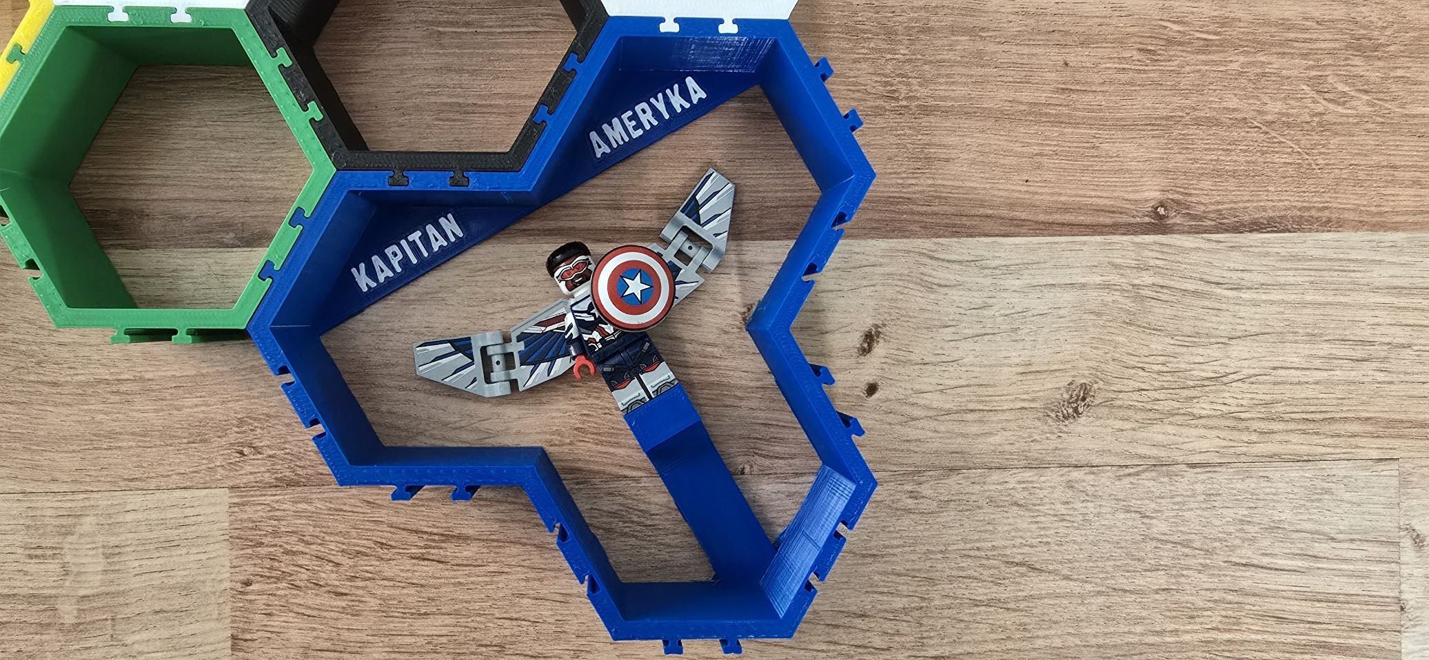 LEGO - Hexagonal base for the new Captain America figure
