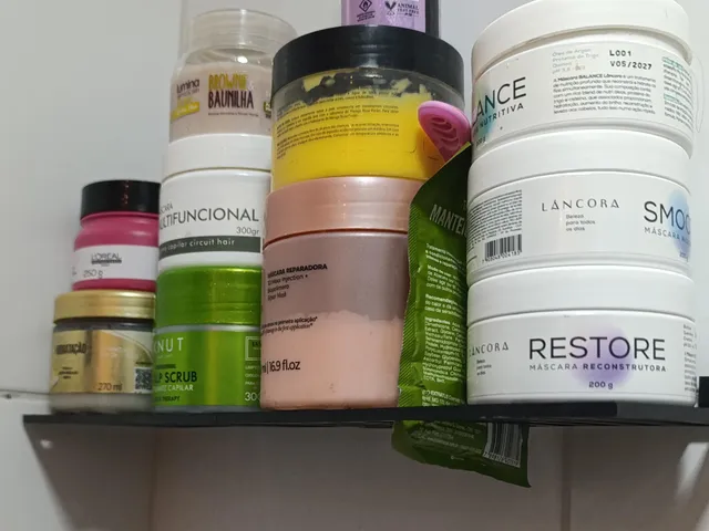 Bathroom shelf