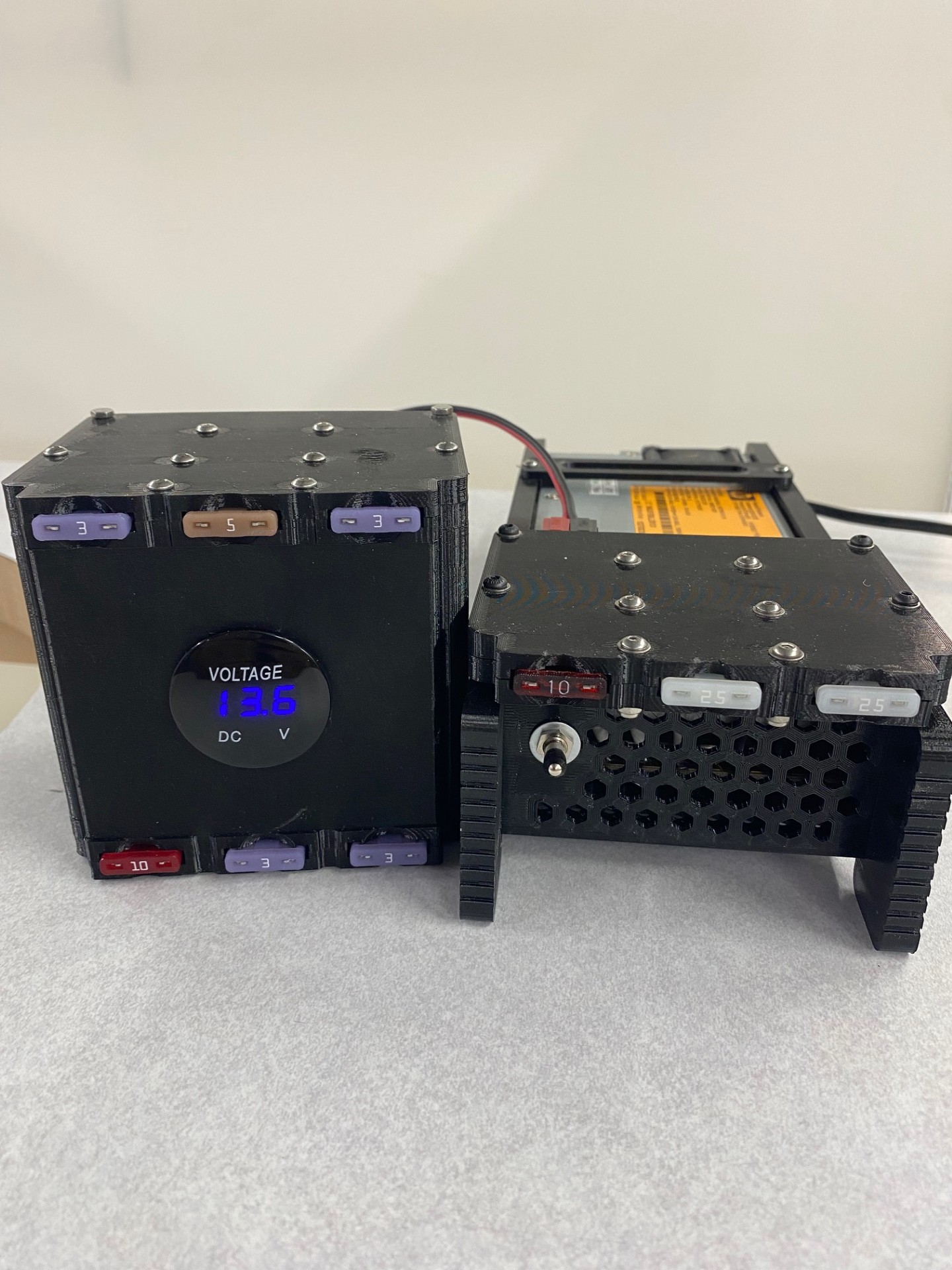Power Pole Power Distribution Box and Voltmeter  -  5 circuit output