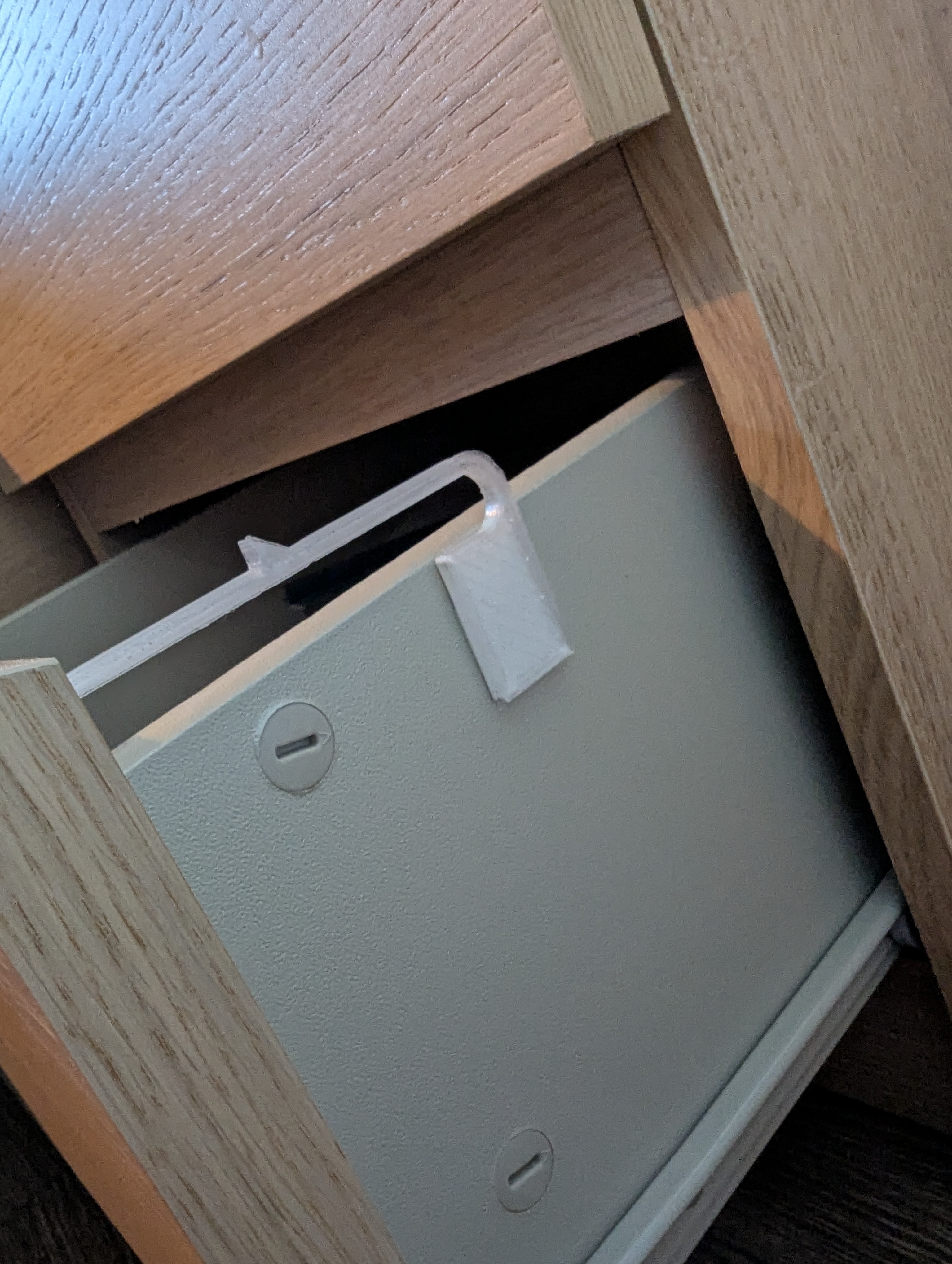 IKEA MALM lock
