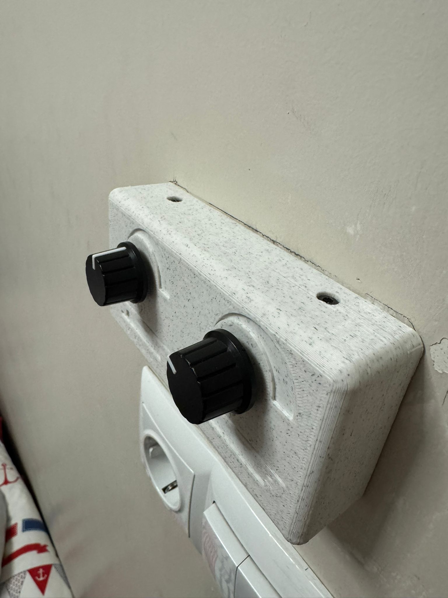 Miniatura 2 do modelo 3D dual dimmer box