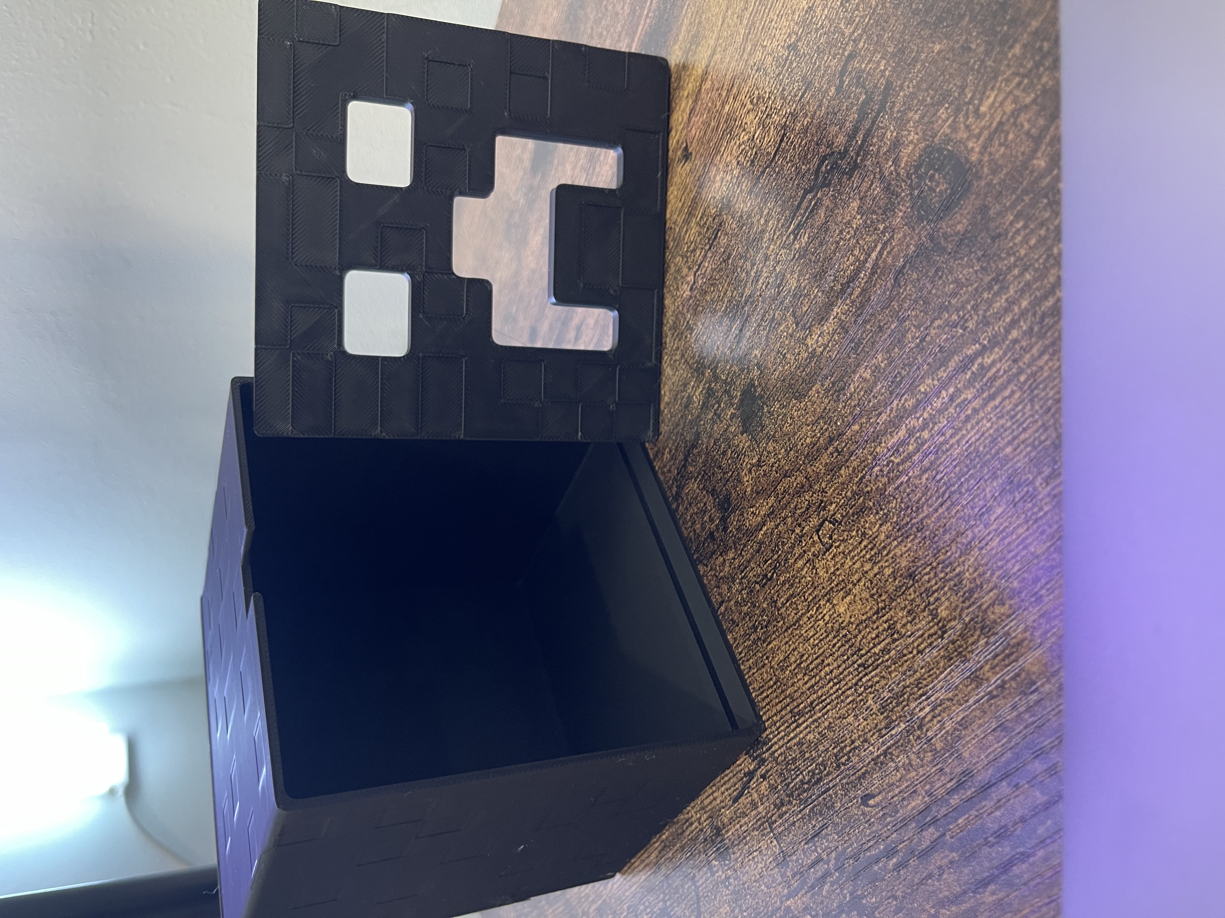 Miniatura 3 do modelo 3D Creeper Storage Box – Minecraft-Inspired Container