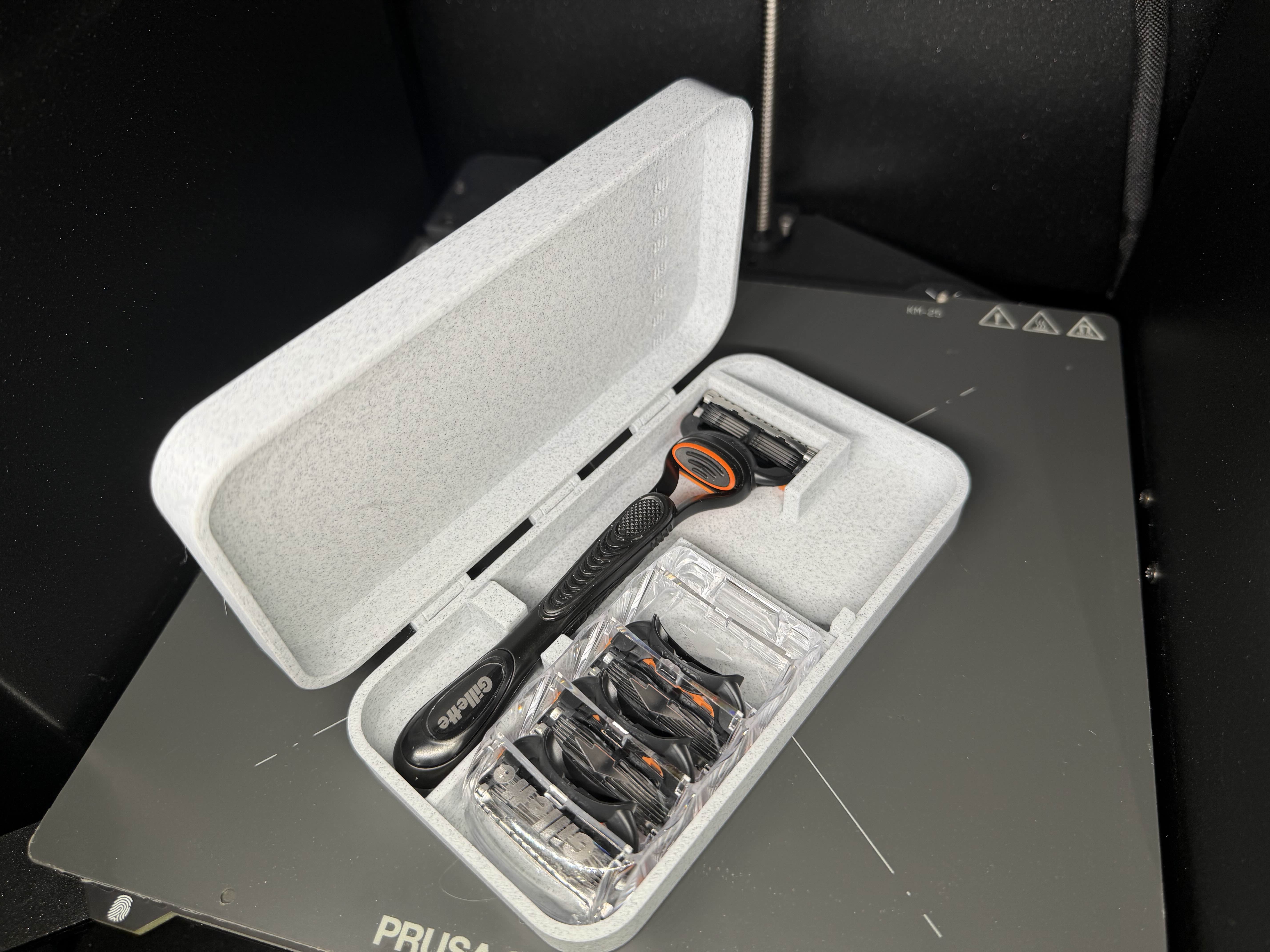 Gillette Fusion Razor Travel Case with Blade Cartridge Storage (Print-in-Place, No Supports)