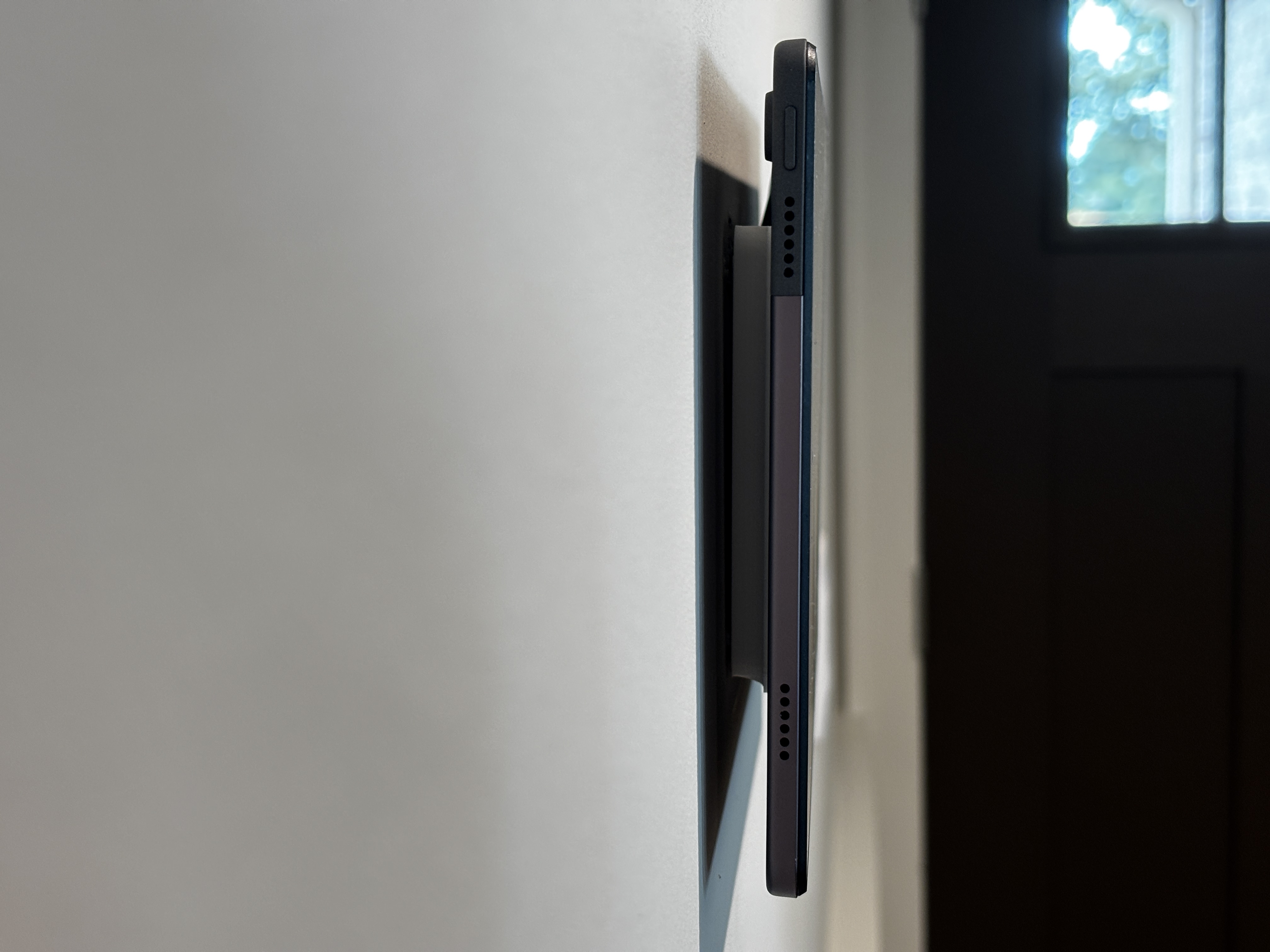 Miniatura 2 do modelo 3D Floating Universal Tablet Wall Mount