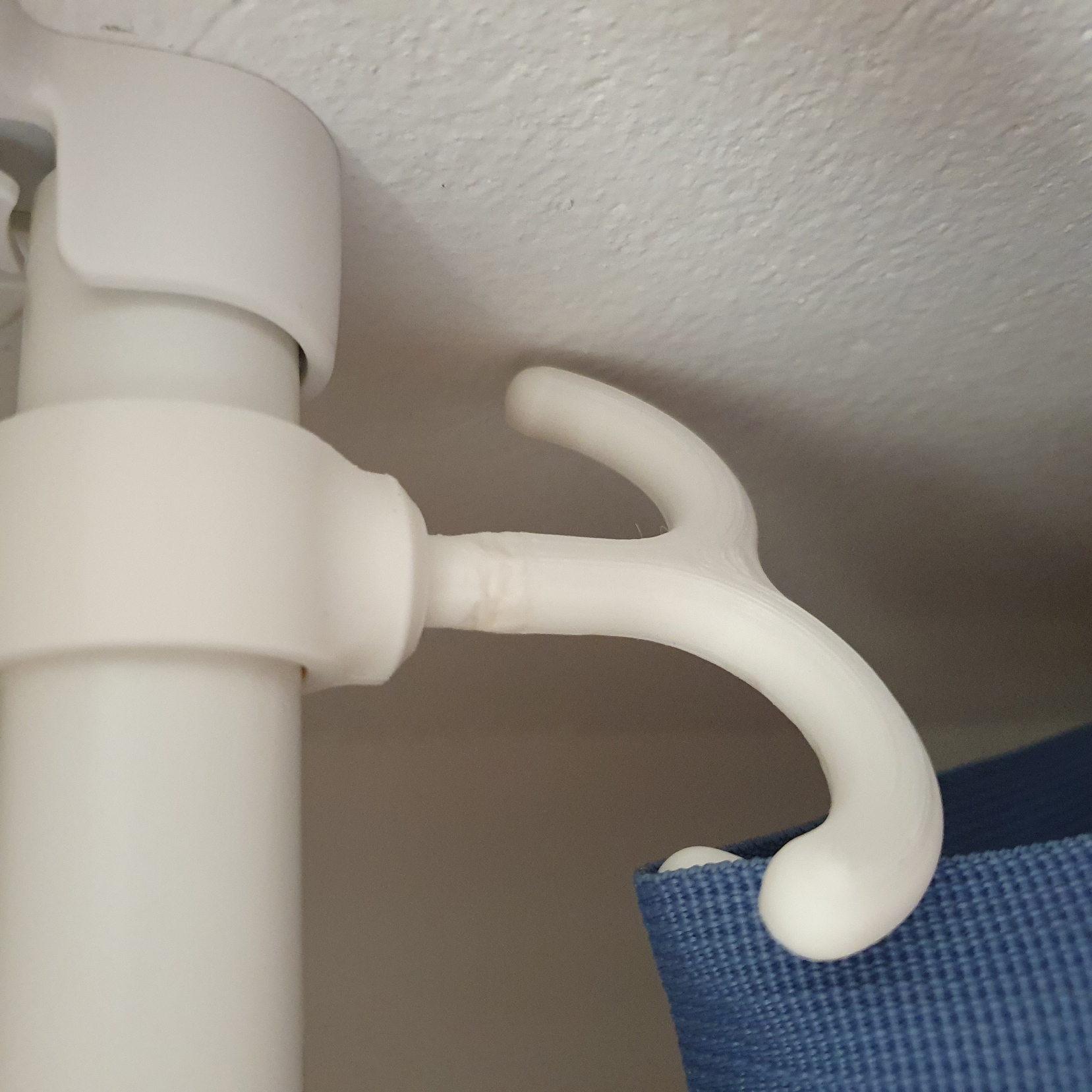 Rotatable tube/pipe hook