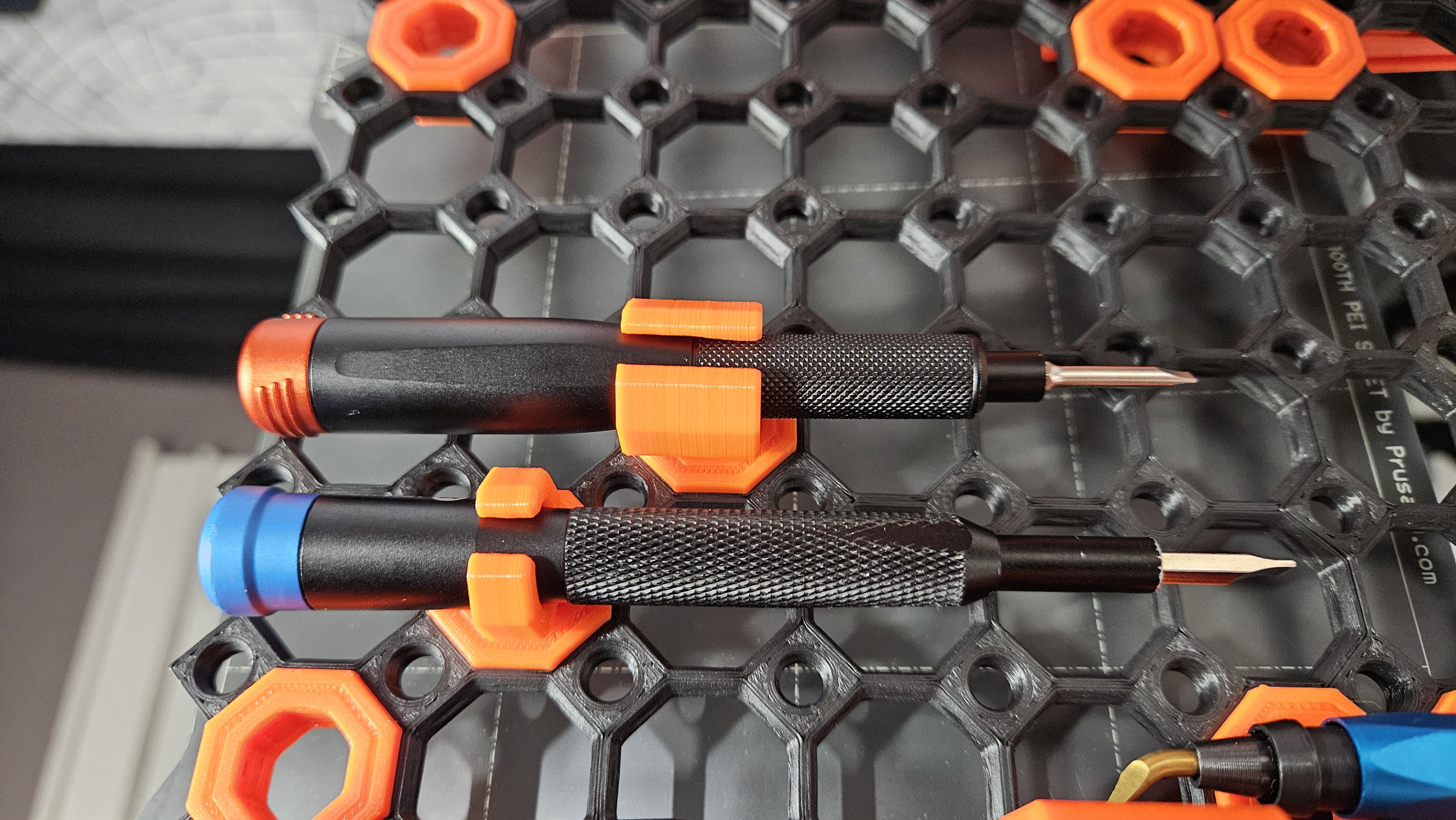 LTT Multiboard Screwdriver & Precision Holder — miniatura 2