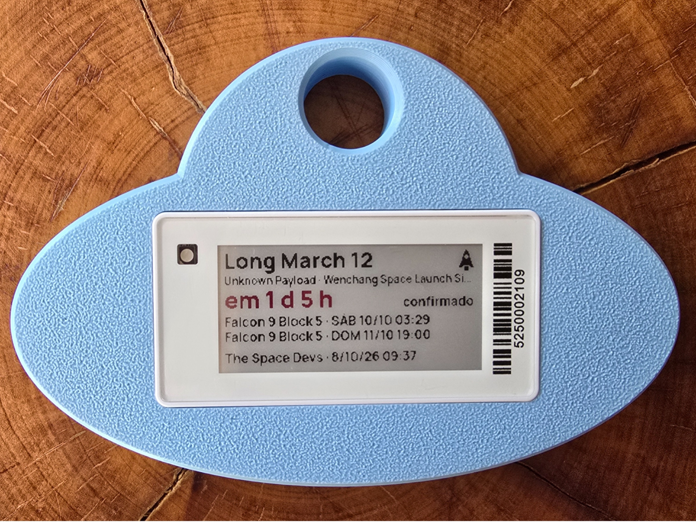 UFO e-ink tag case – fridge magnet, keychain, wall & tape mount (Pingente)