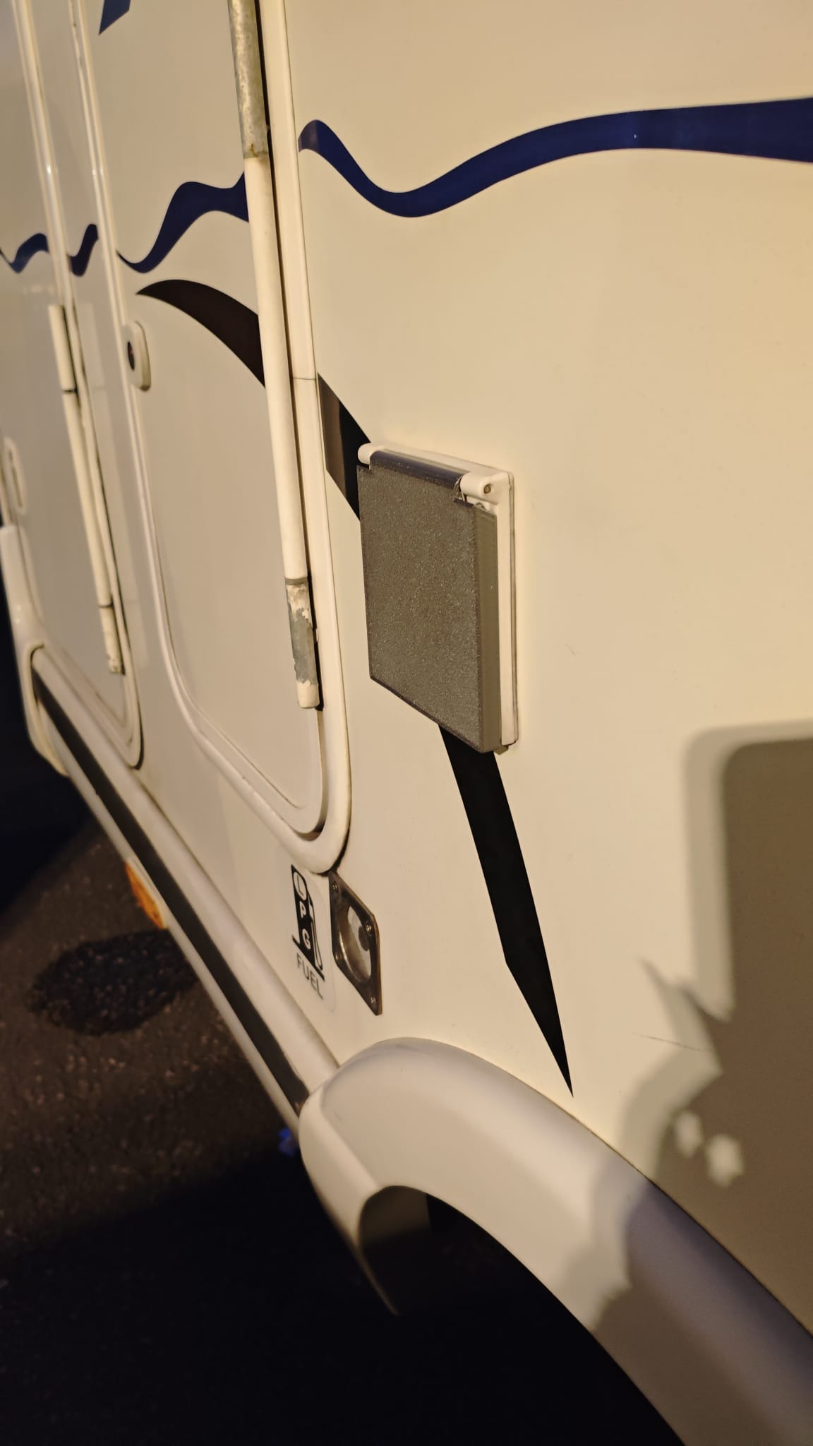 Recambio tapa para toma de corriente exterior de autocarvana