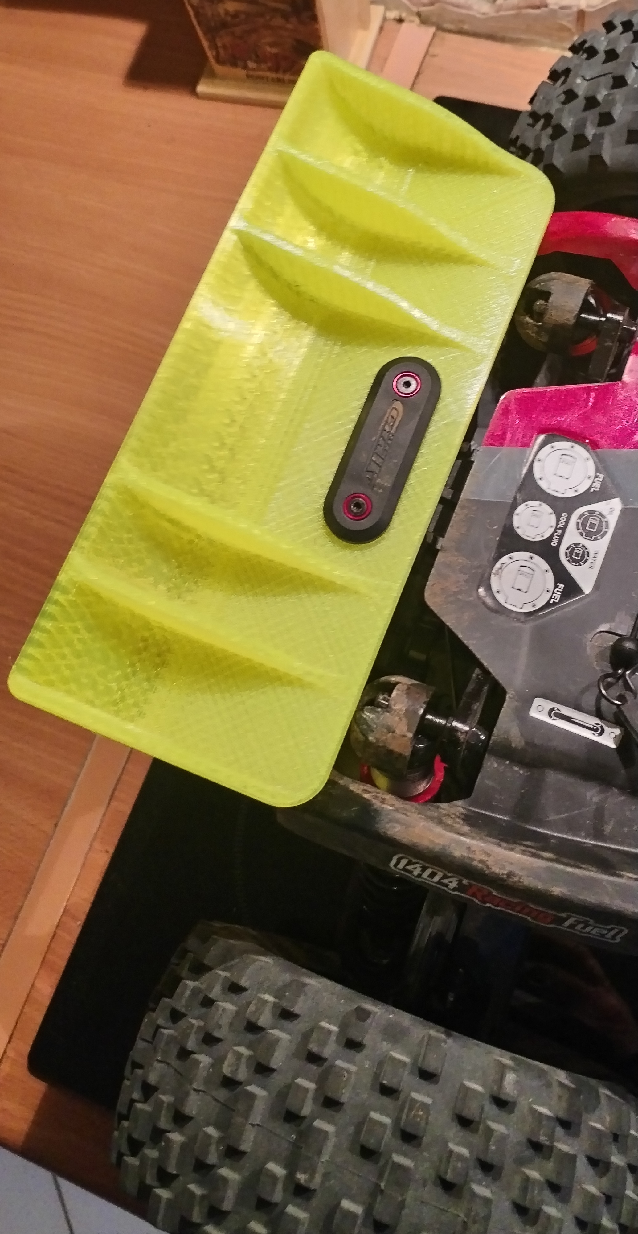 Rear wing and its reinforced supports for RC Car corally kagama