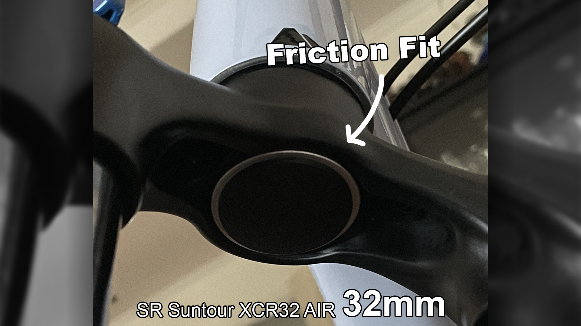 Ø32 mm AirTag Mount for MTB forks