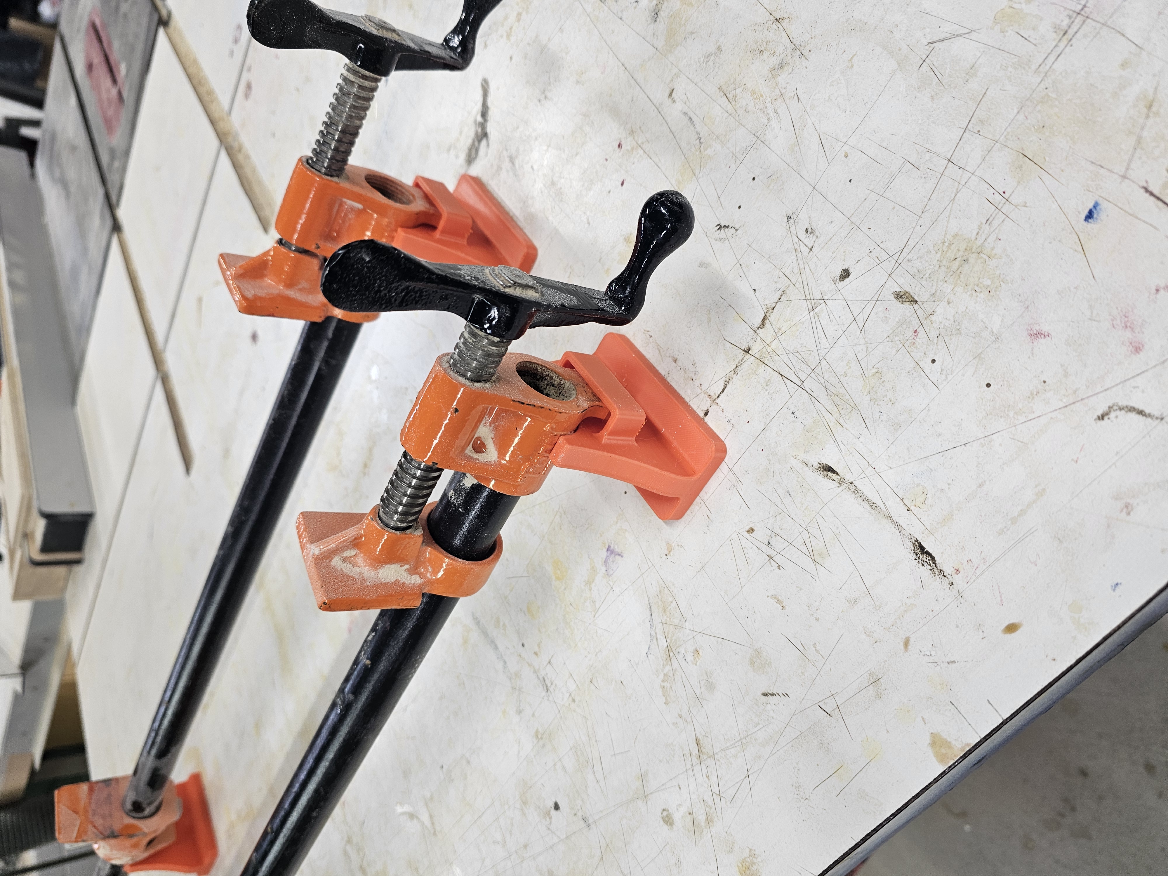 Pony pipe clamp support riser
