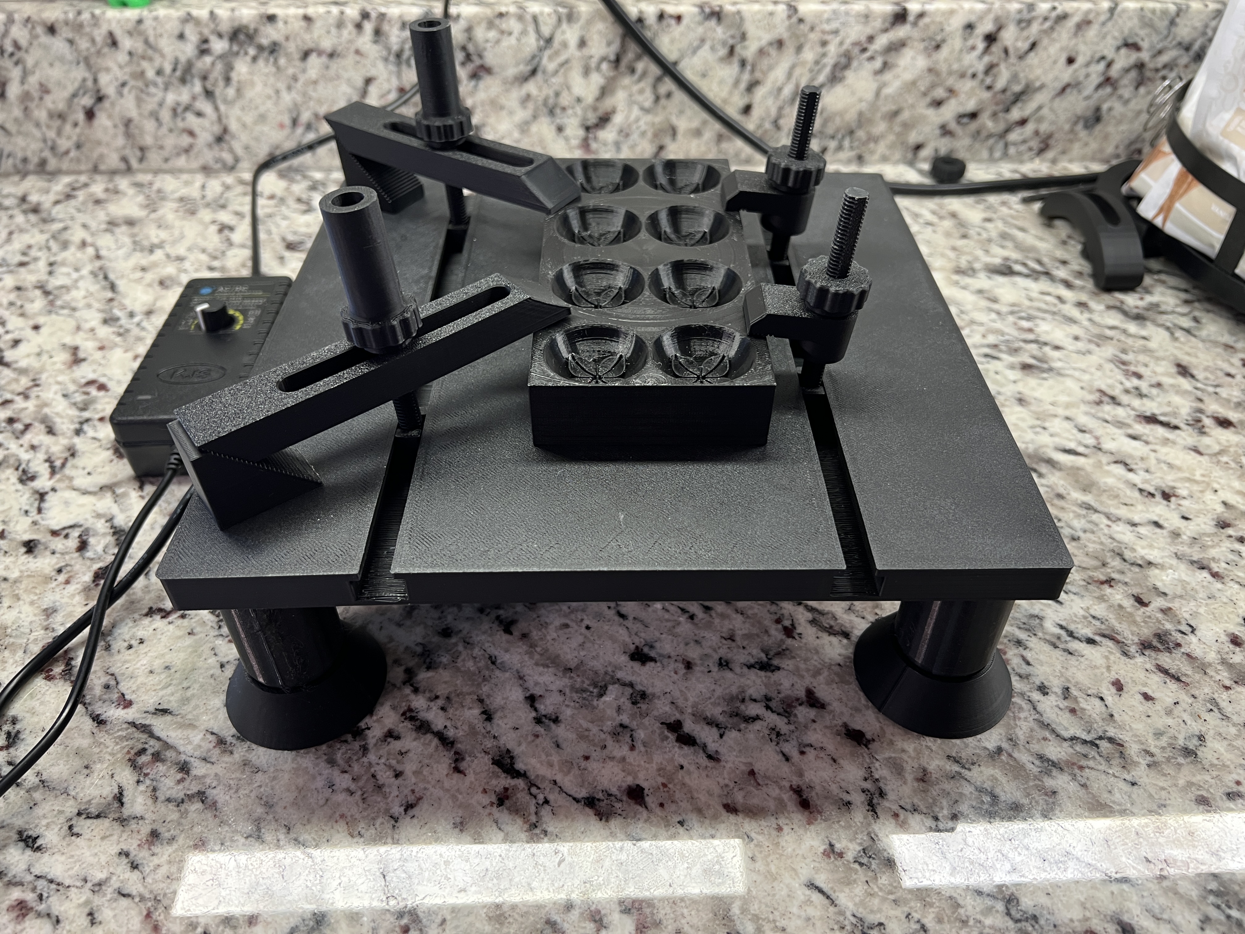 Powerful shaker table for perfect casting and pouring results
