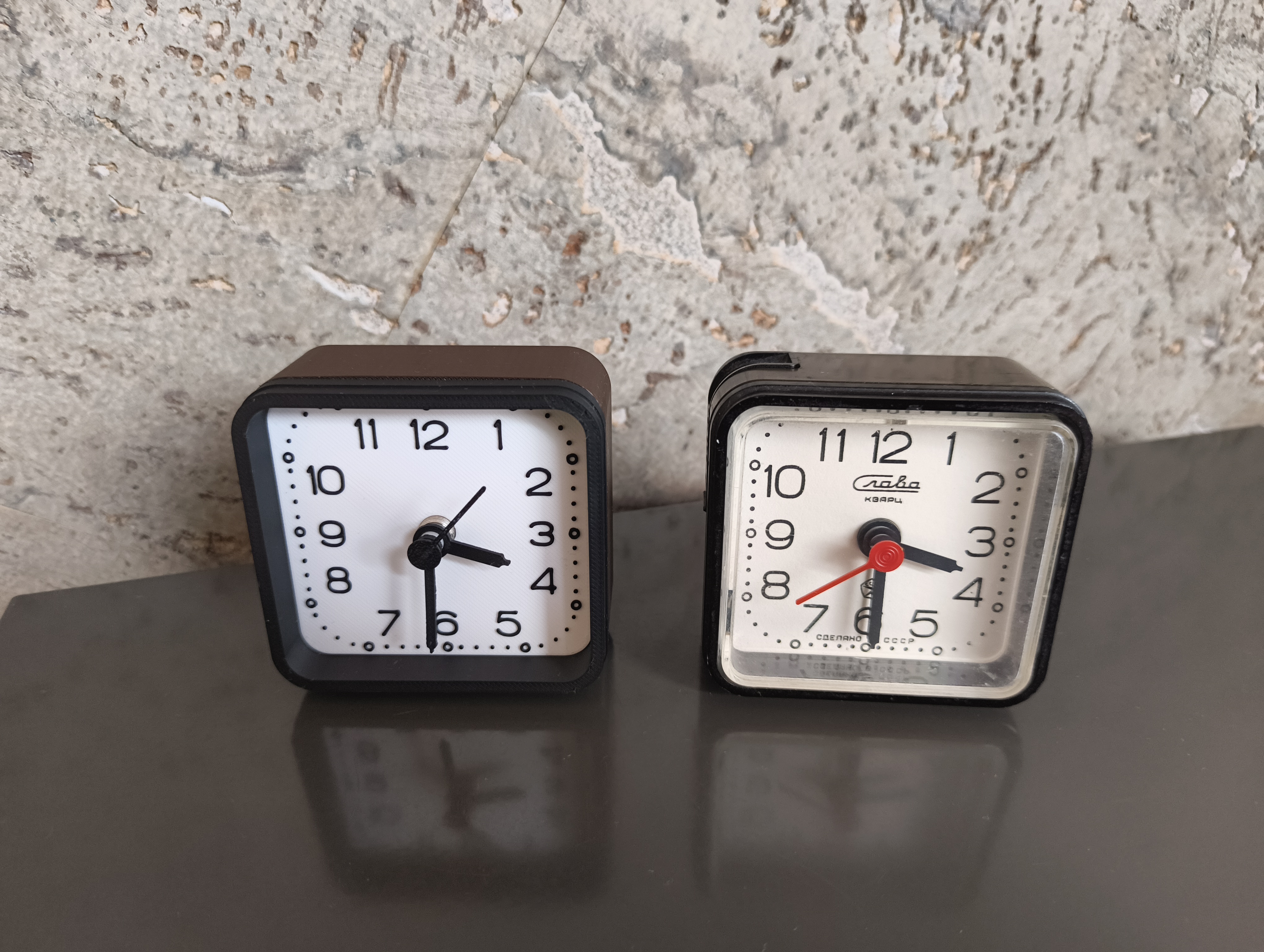 Soviet-Style Clock — miniatura 3