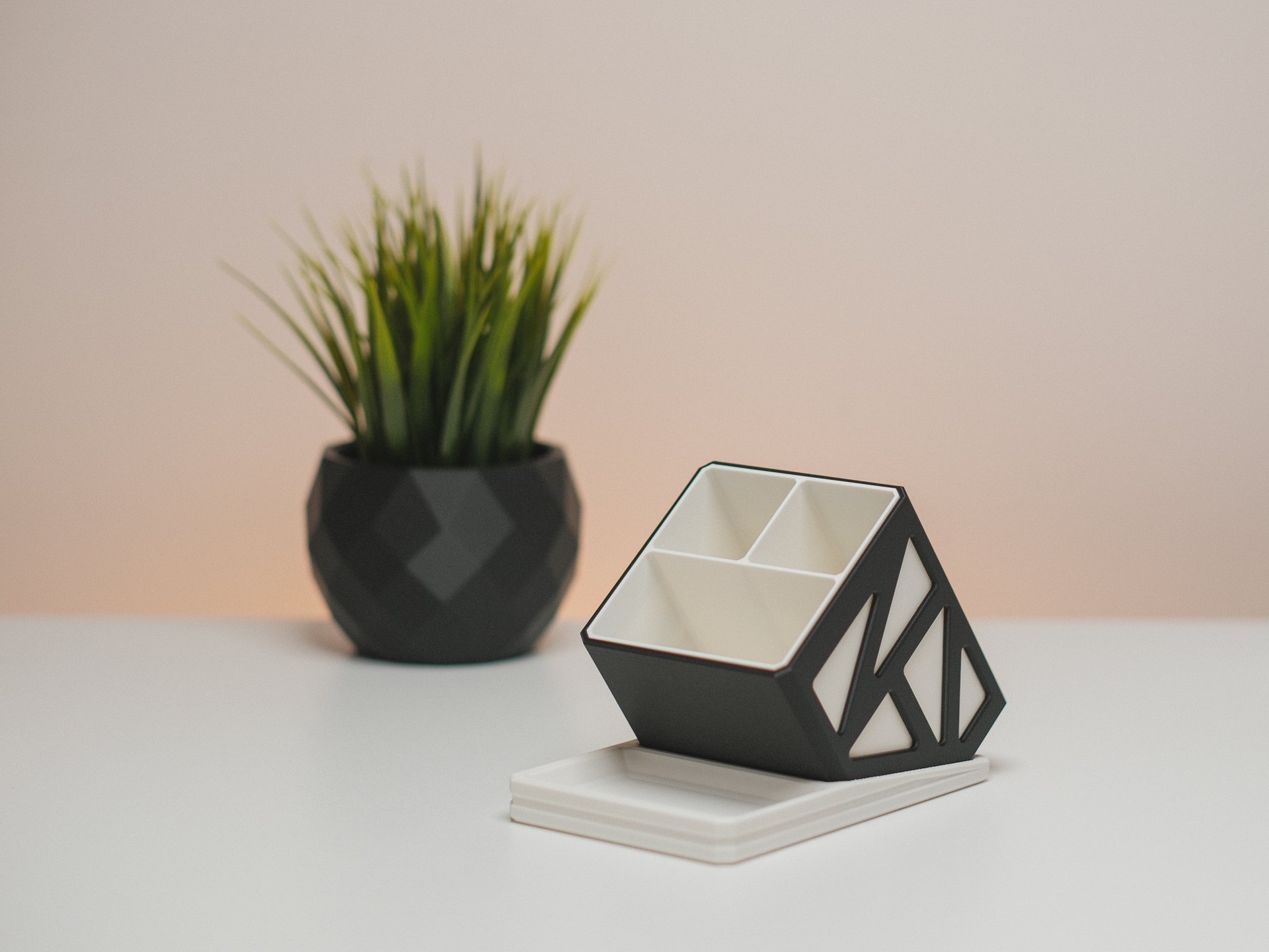 Miniatura 9 do modelo 3D Modular Desk Organiser