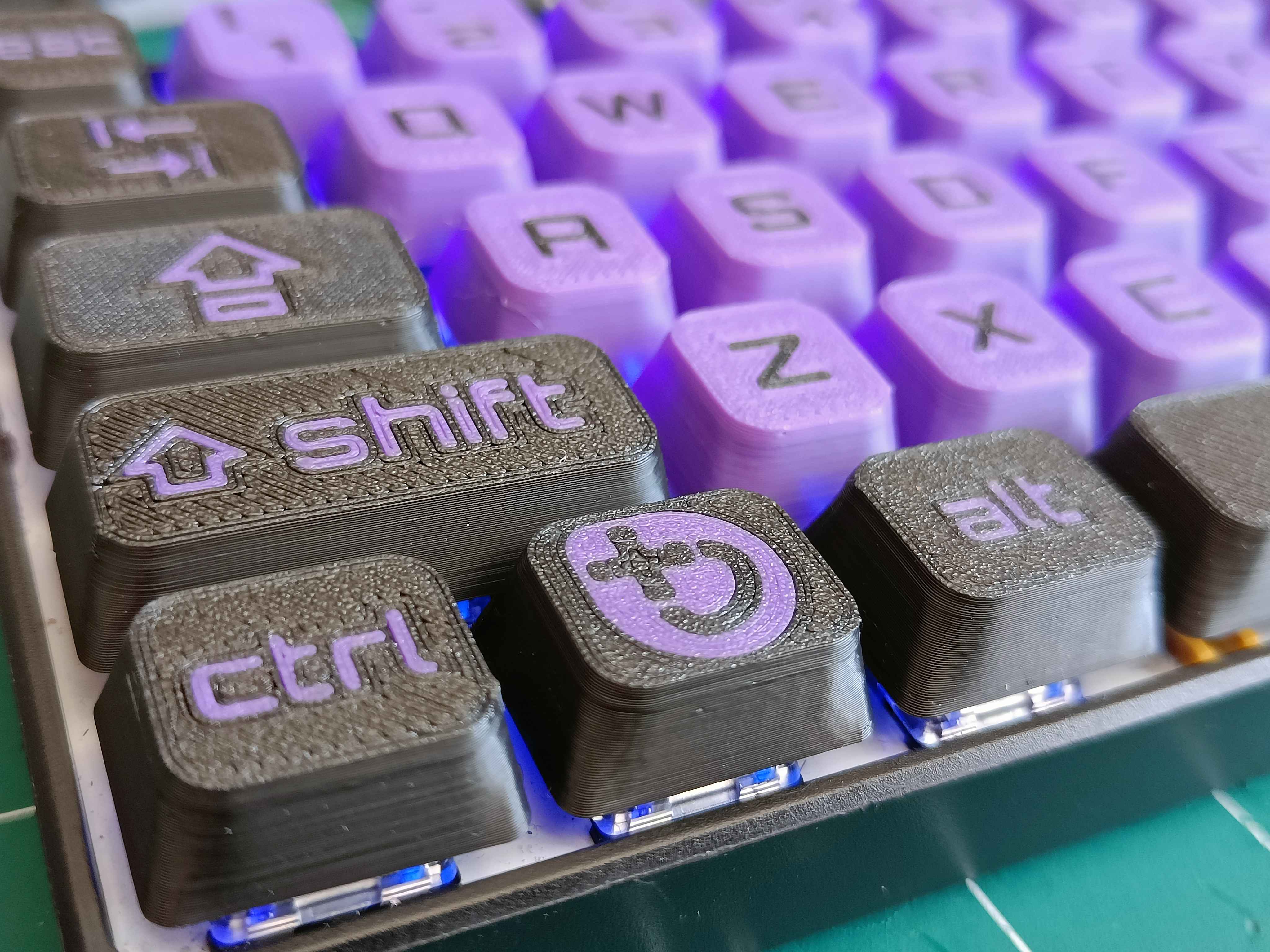 Miniatura 2 do modelo 3D Bazzite Keycap (1.25u)