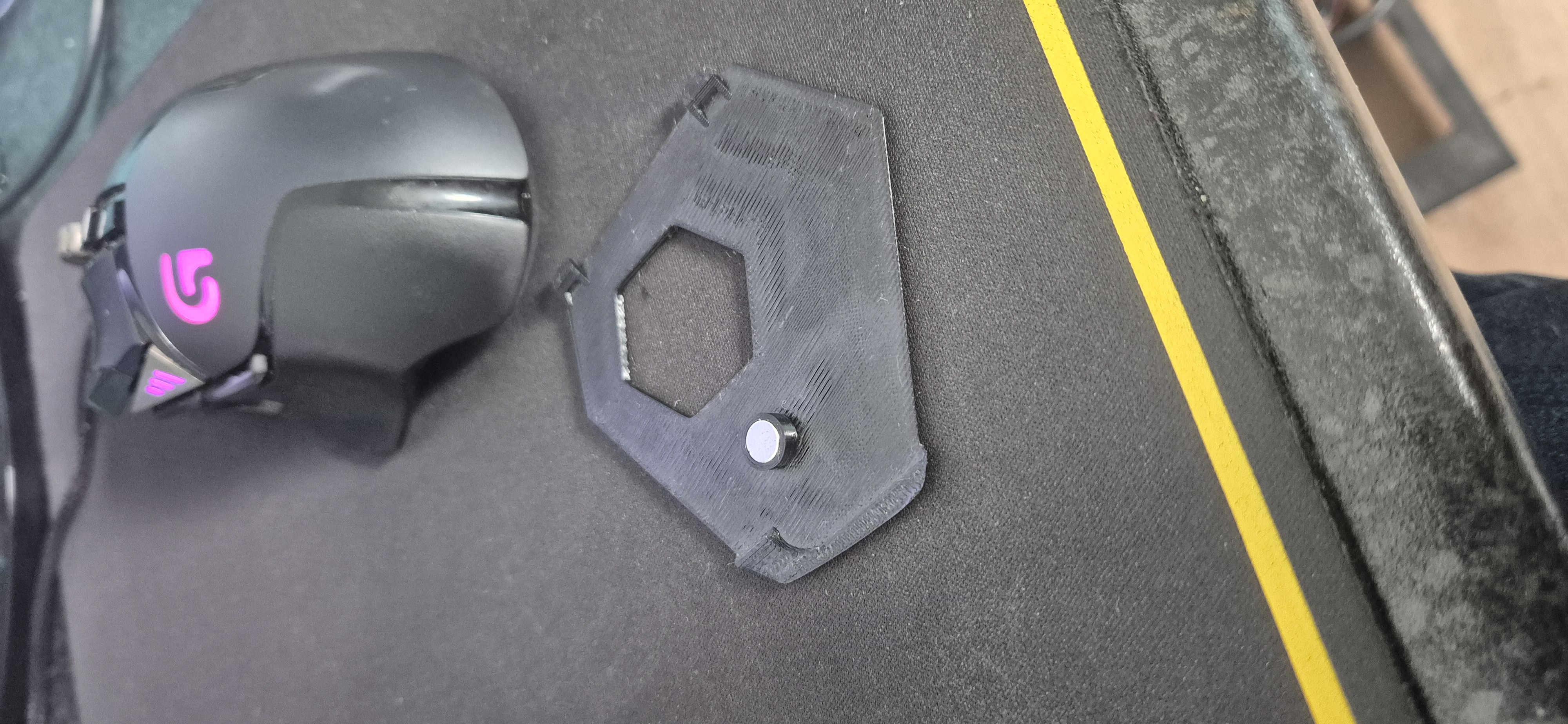 Logitech G502 Hero baseplate with Magnet