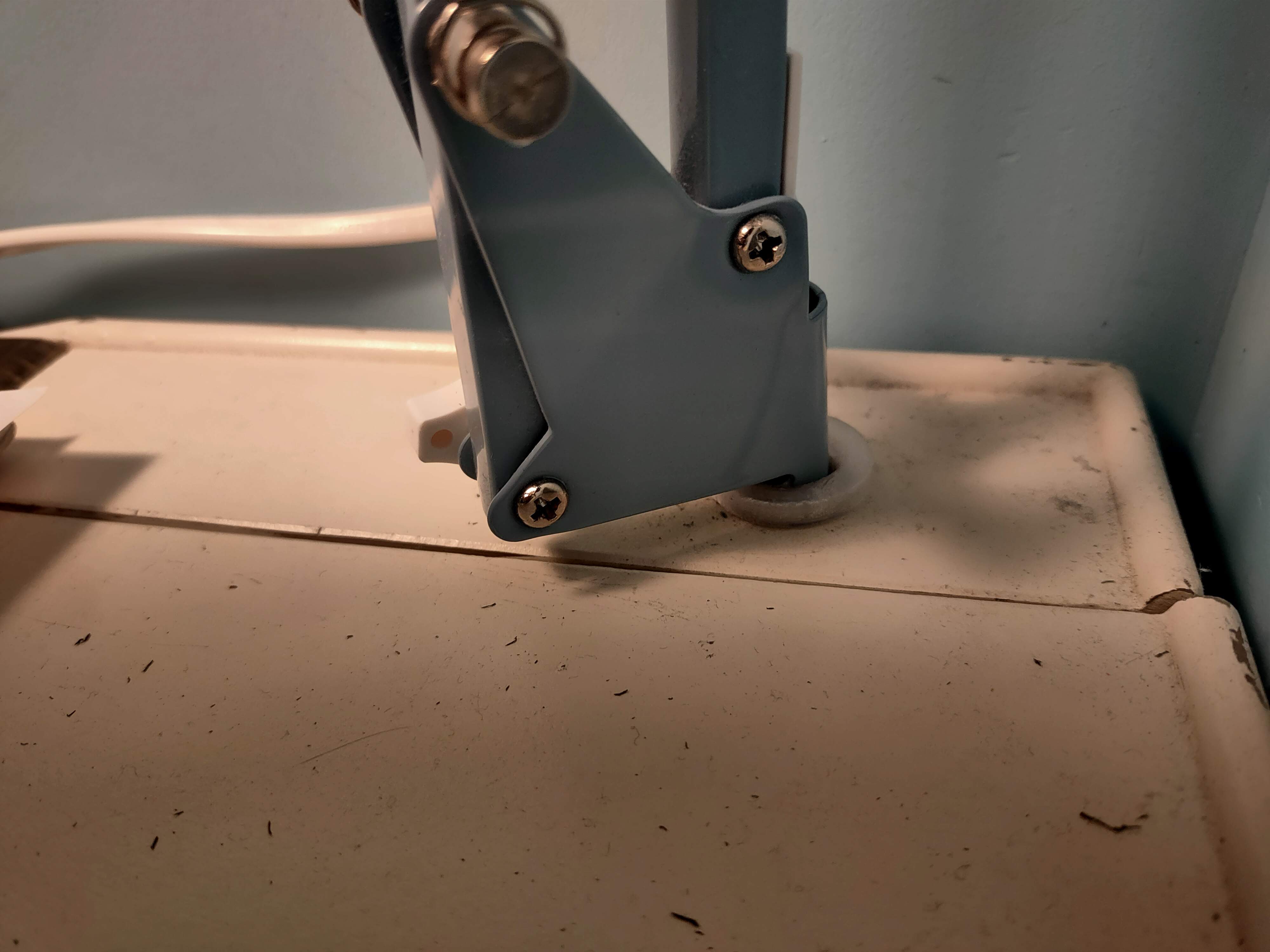 Flötotto Luigi Colani desk - lamp socket/insert replacement.