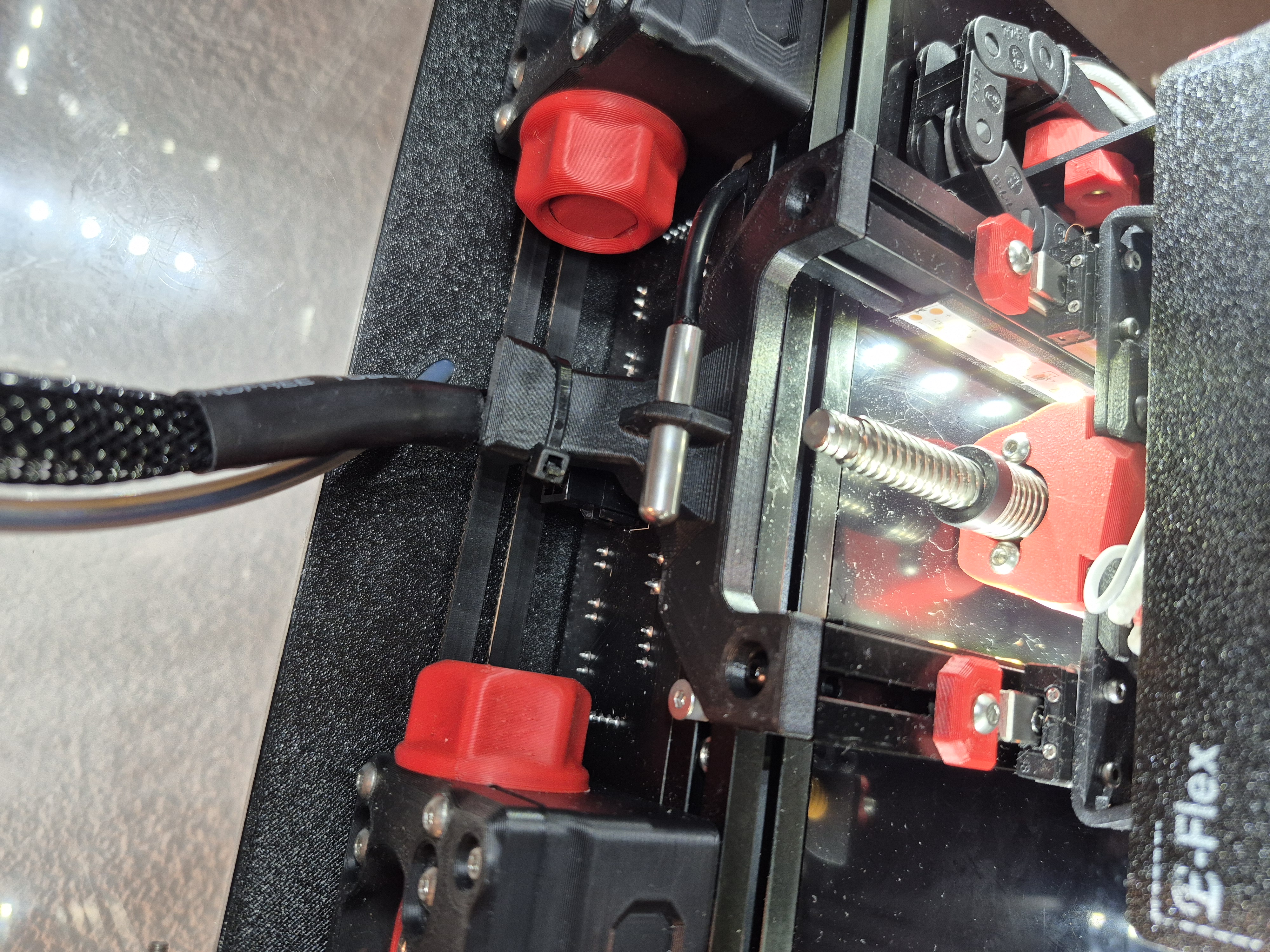 Strain Relief with DS18B20 Holder