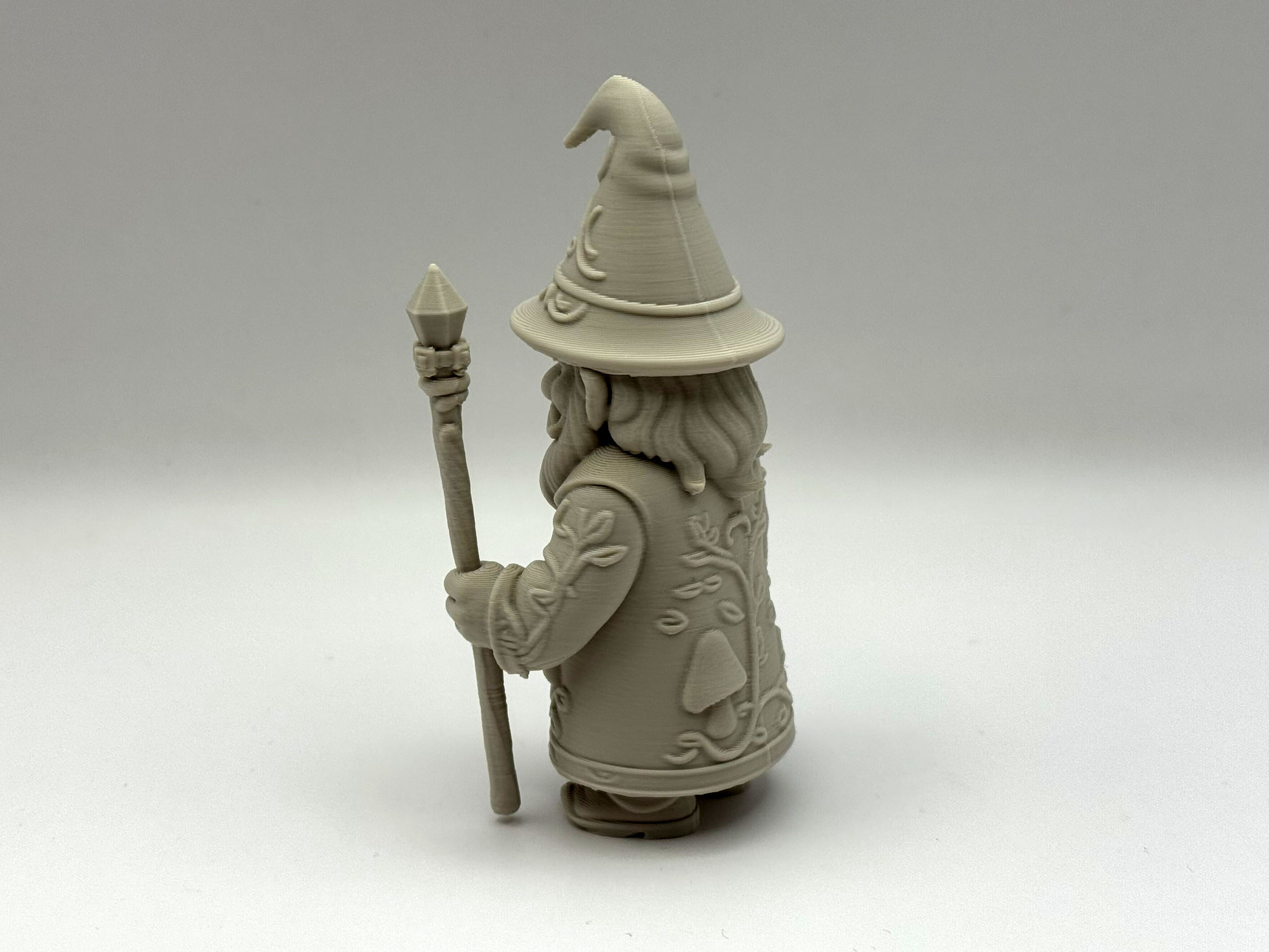 Miniatura 4 do modelo 3D Wizard Garden Gnome