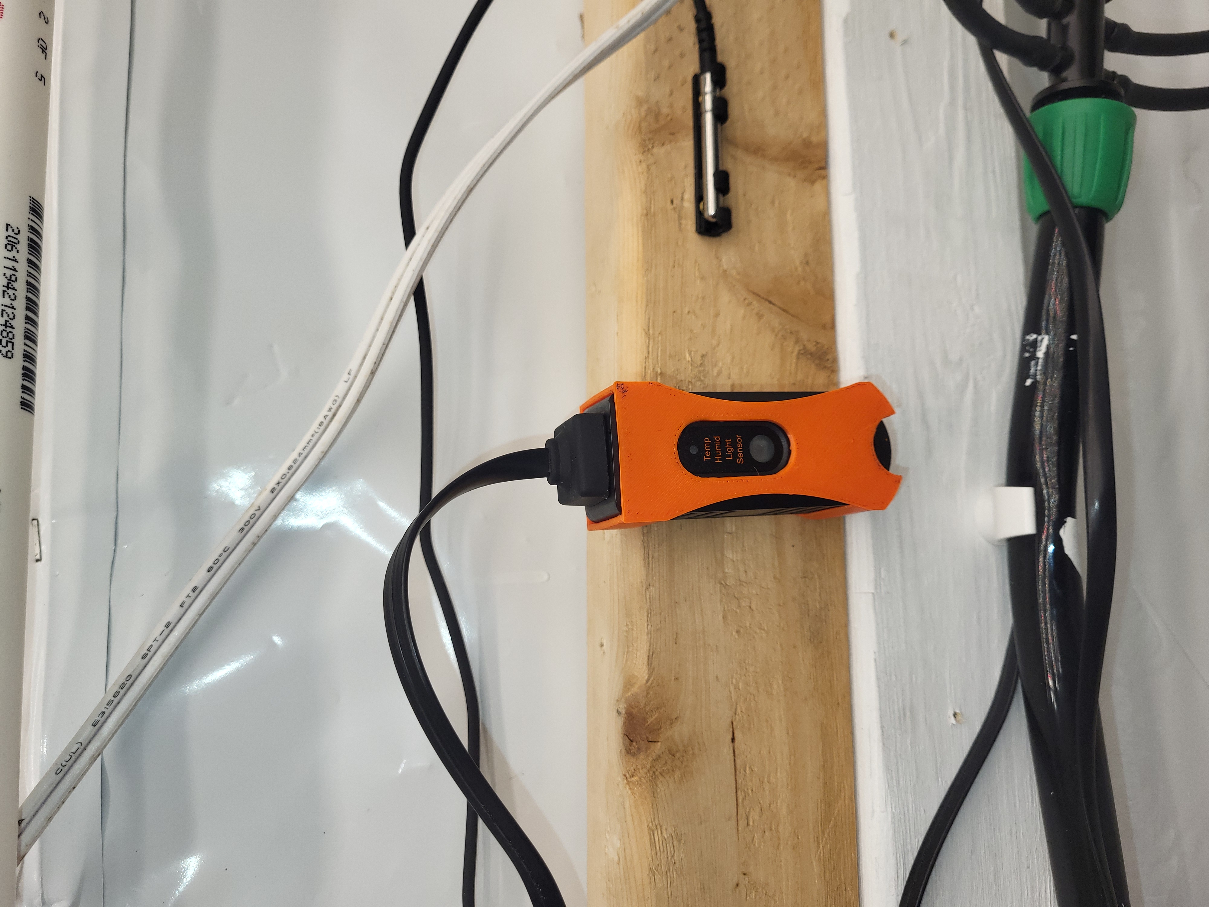 SpiderFarmer Humidity Temperature sensor mount
