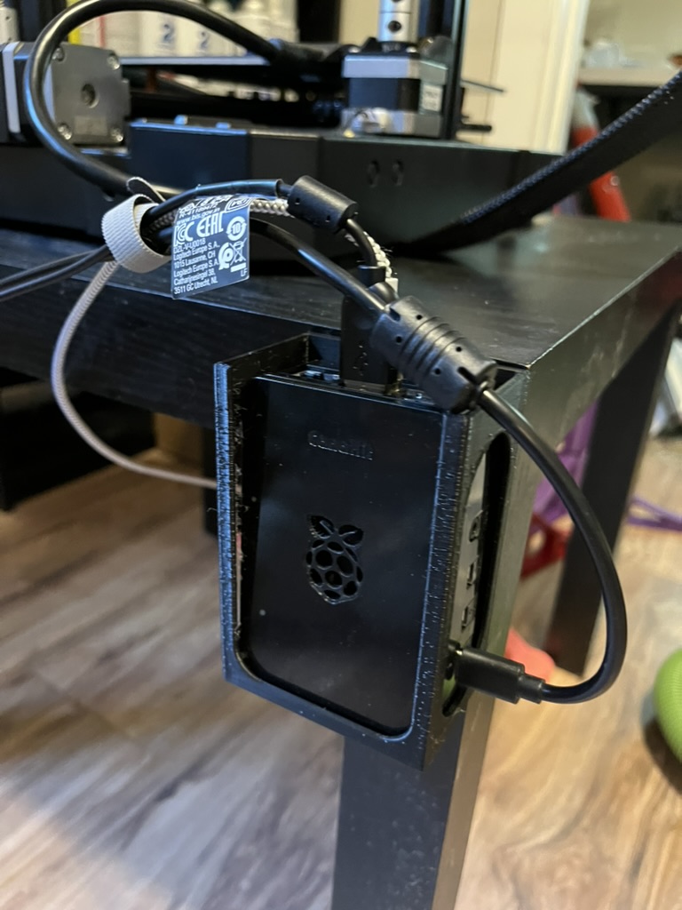 Miniatura 6 do modelo 3D Raspberry Pi Wall / Table Mount Bracket (OctoPrint Setup)