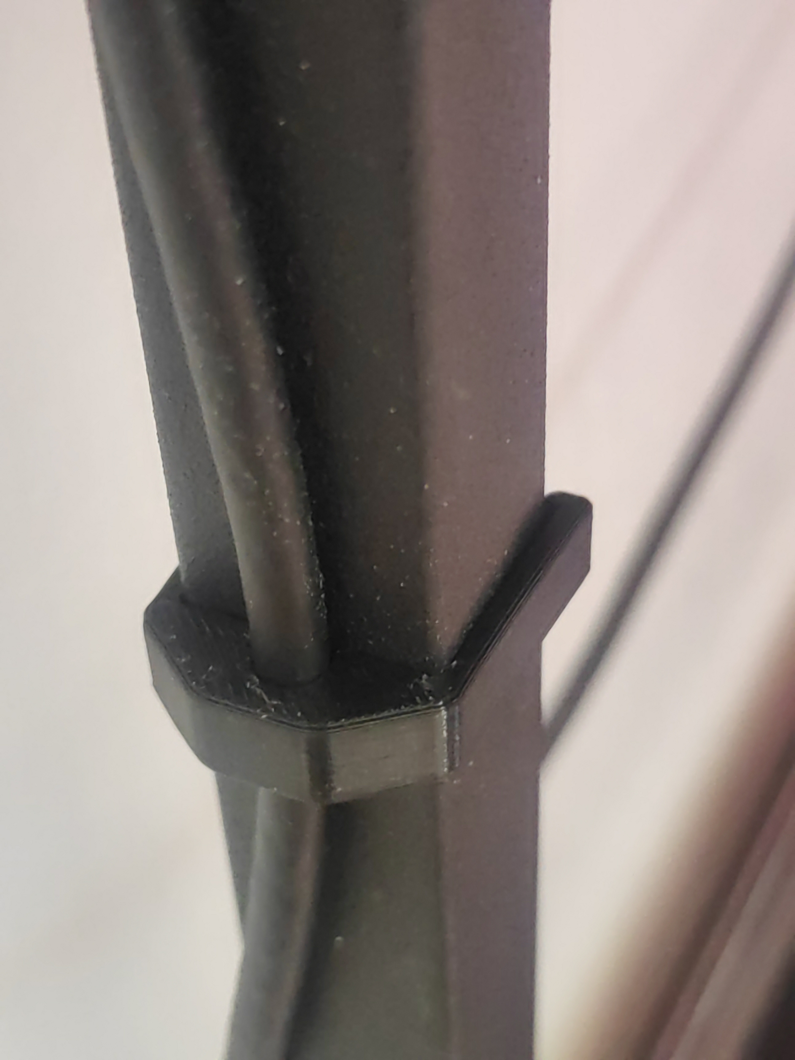 Parametric Rod-mounted Cable Clip