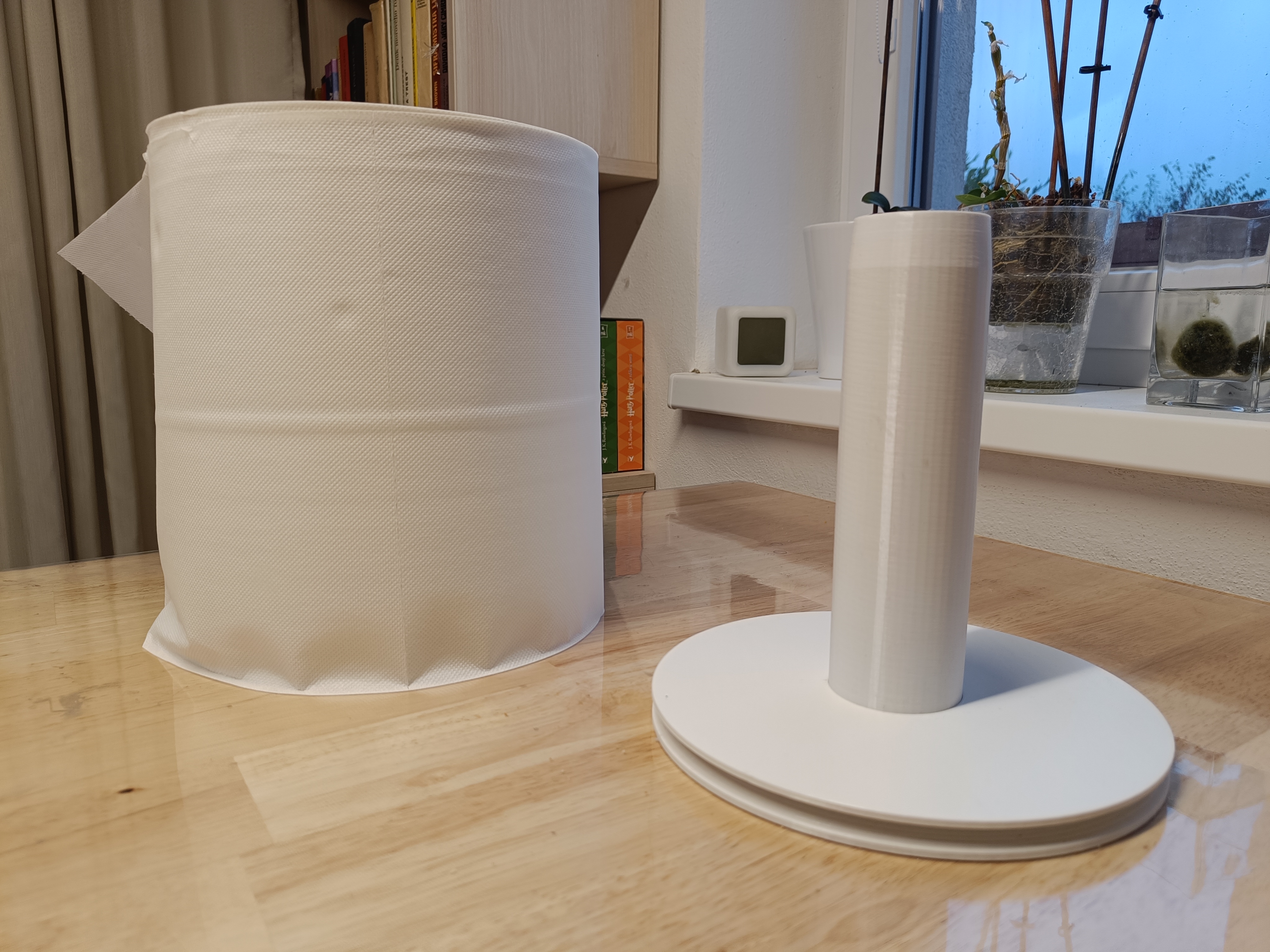 Paper towels roll holder, Držák papírových utěrek