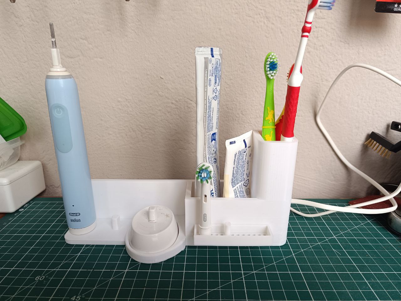Oral B stand family version