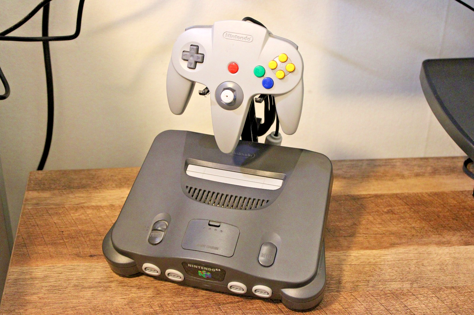 Nintendo 64 Console -- Display Stand