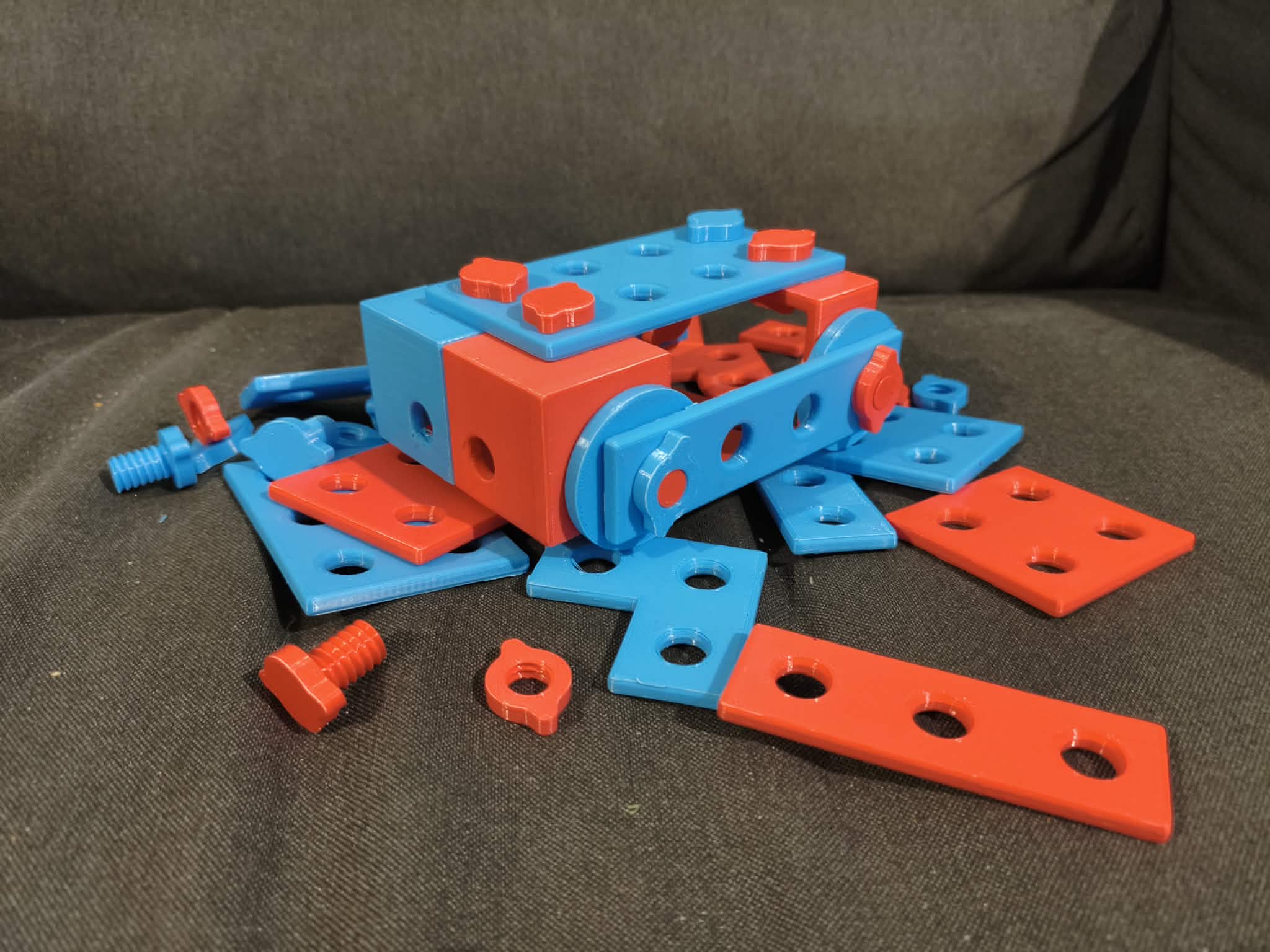 Building Toy (3 yo can manage ;) )