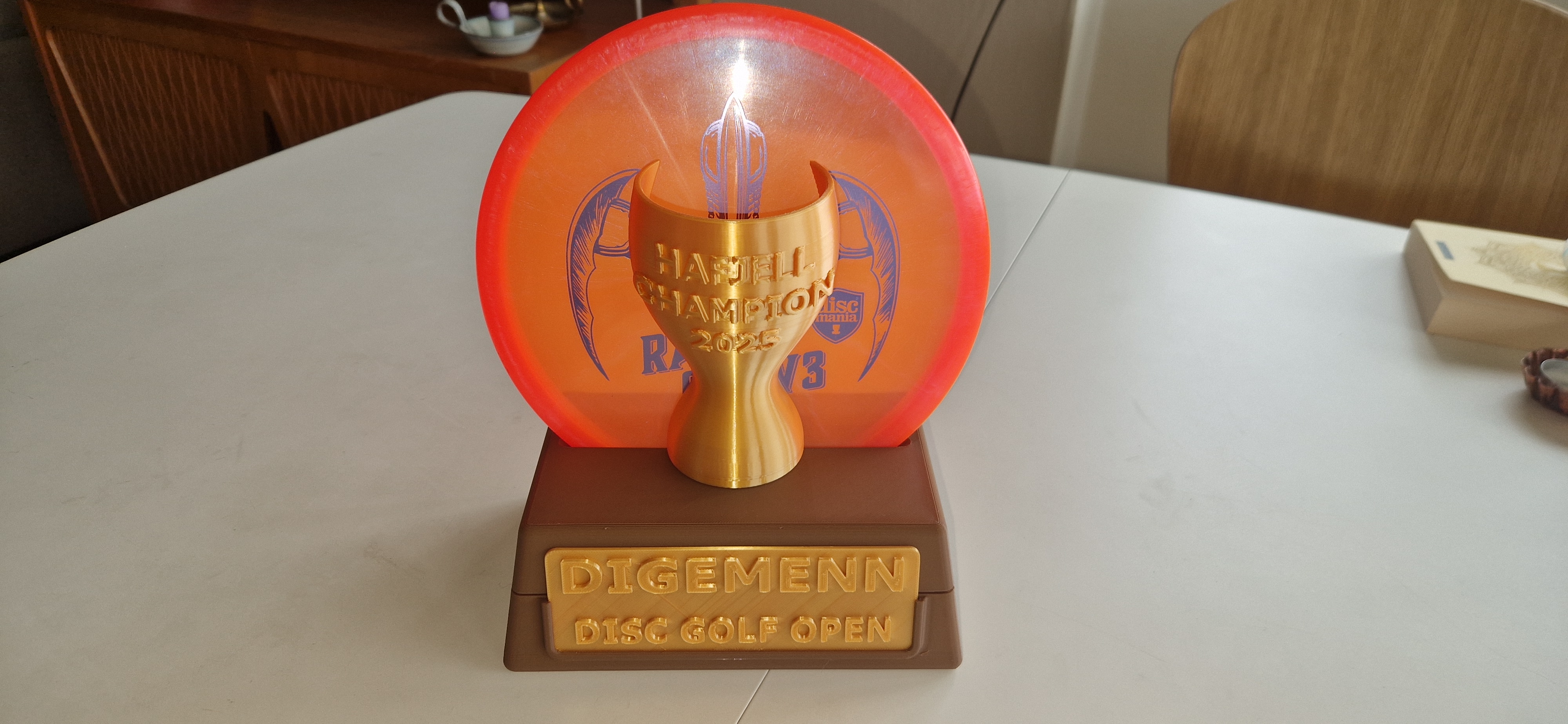 Disc golf trophy