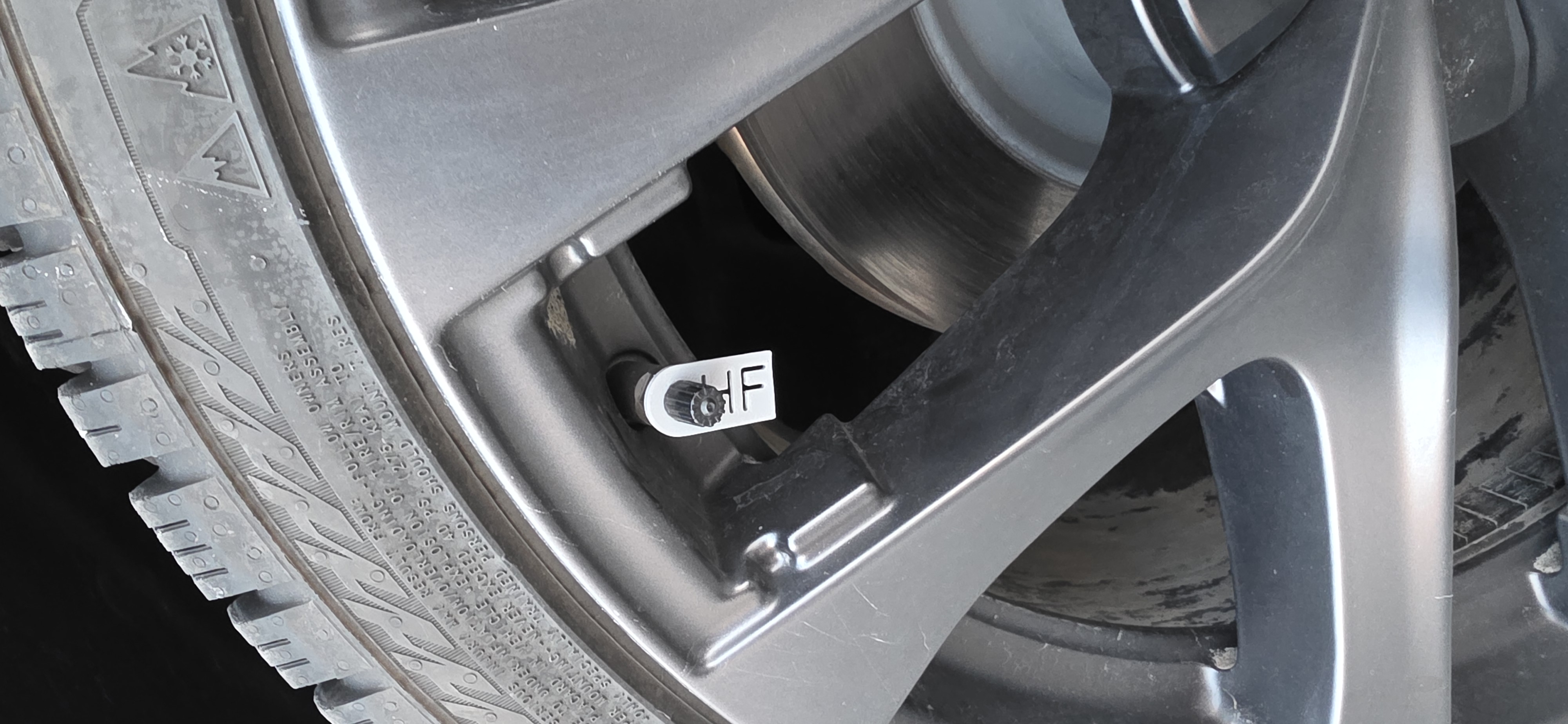 Tire marks (with Norwegian short text)