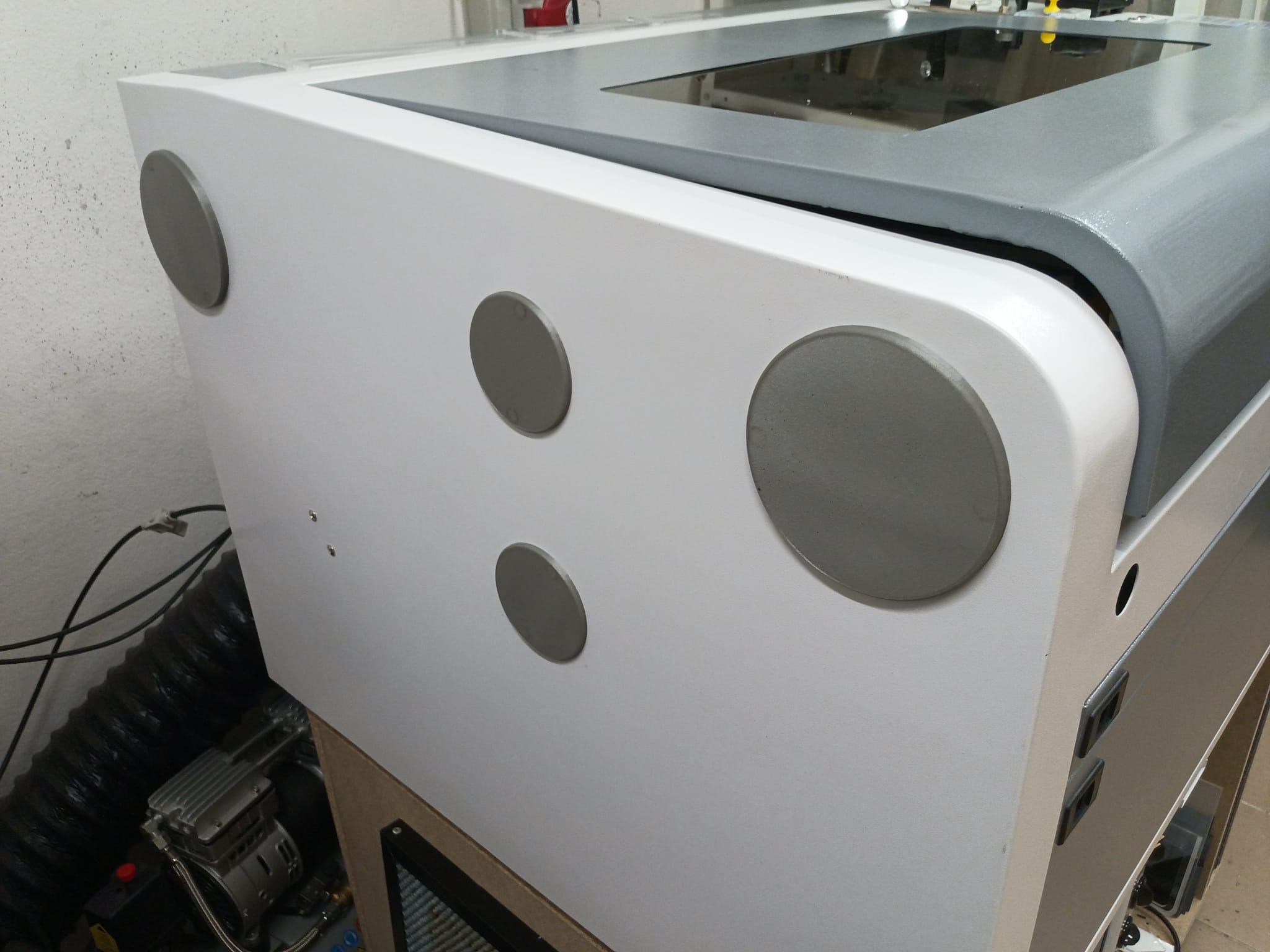 Covers for inspection and service openings - CO2 laser