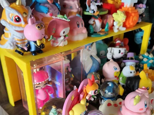 Extended Figure Stand