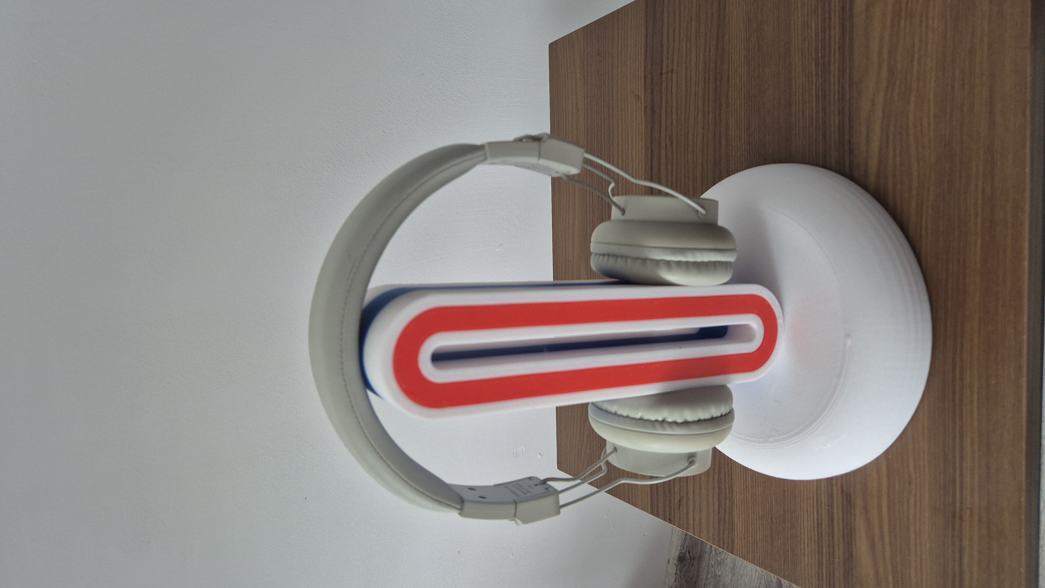 Colorful headphone stand