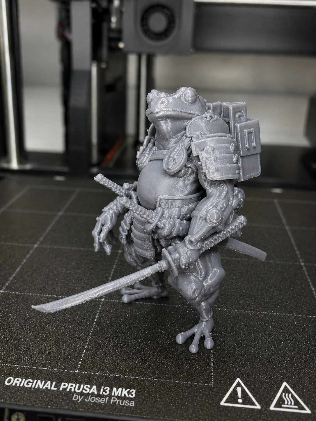 Samurai frog elder miniature / statue
