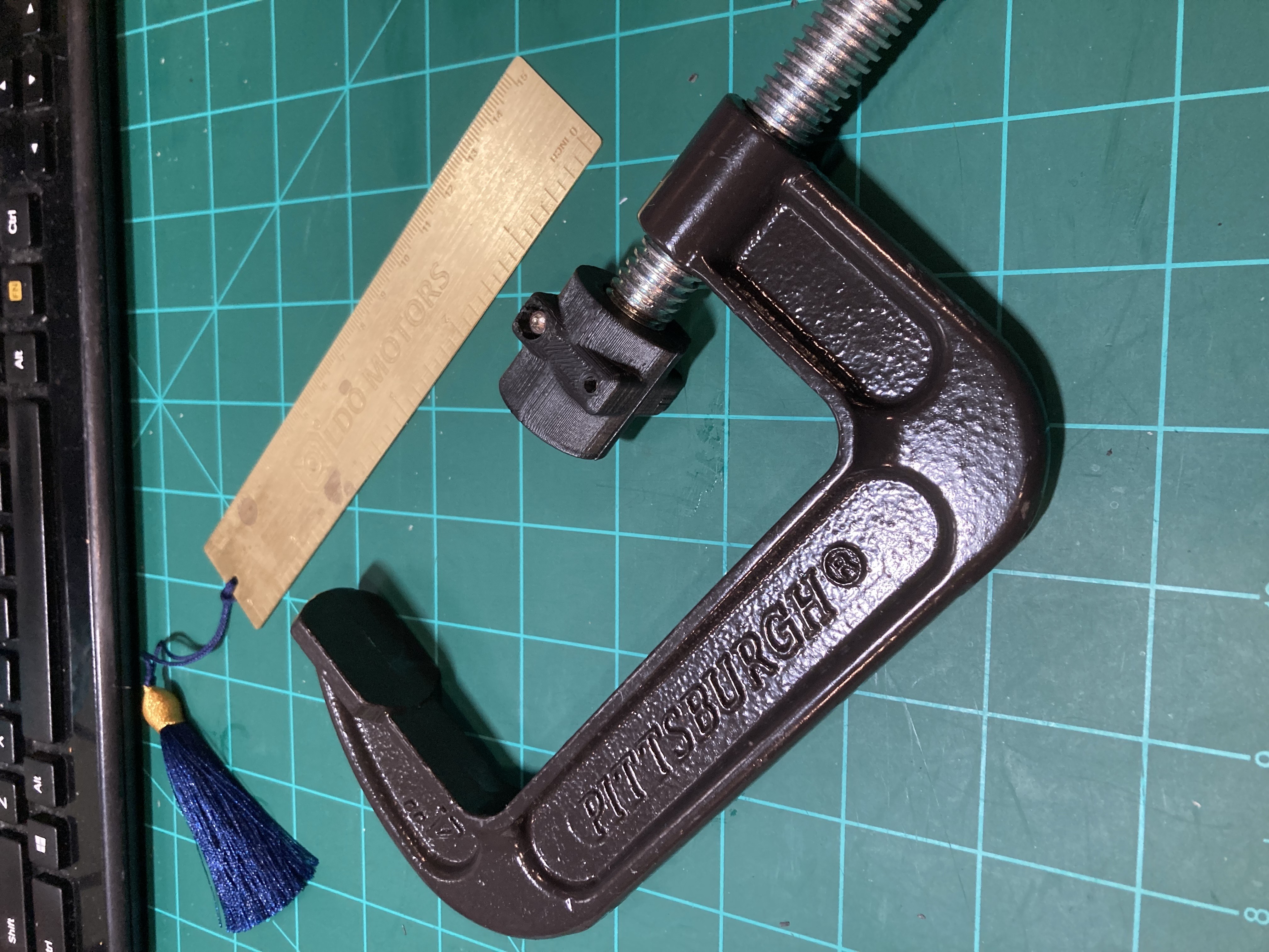 C-Clamp Gear Press Stabilizer