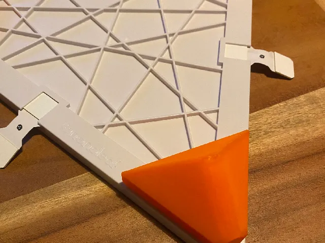 Corner bracket for nanoleaf panel