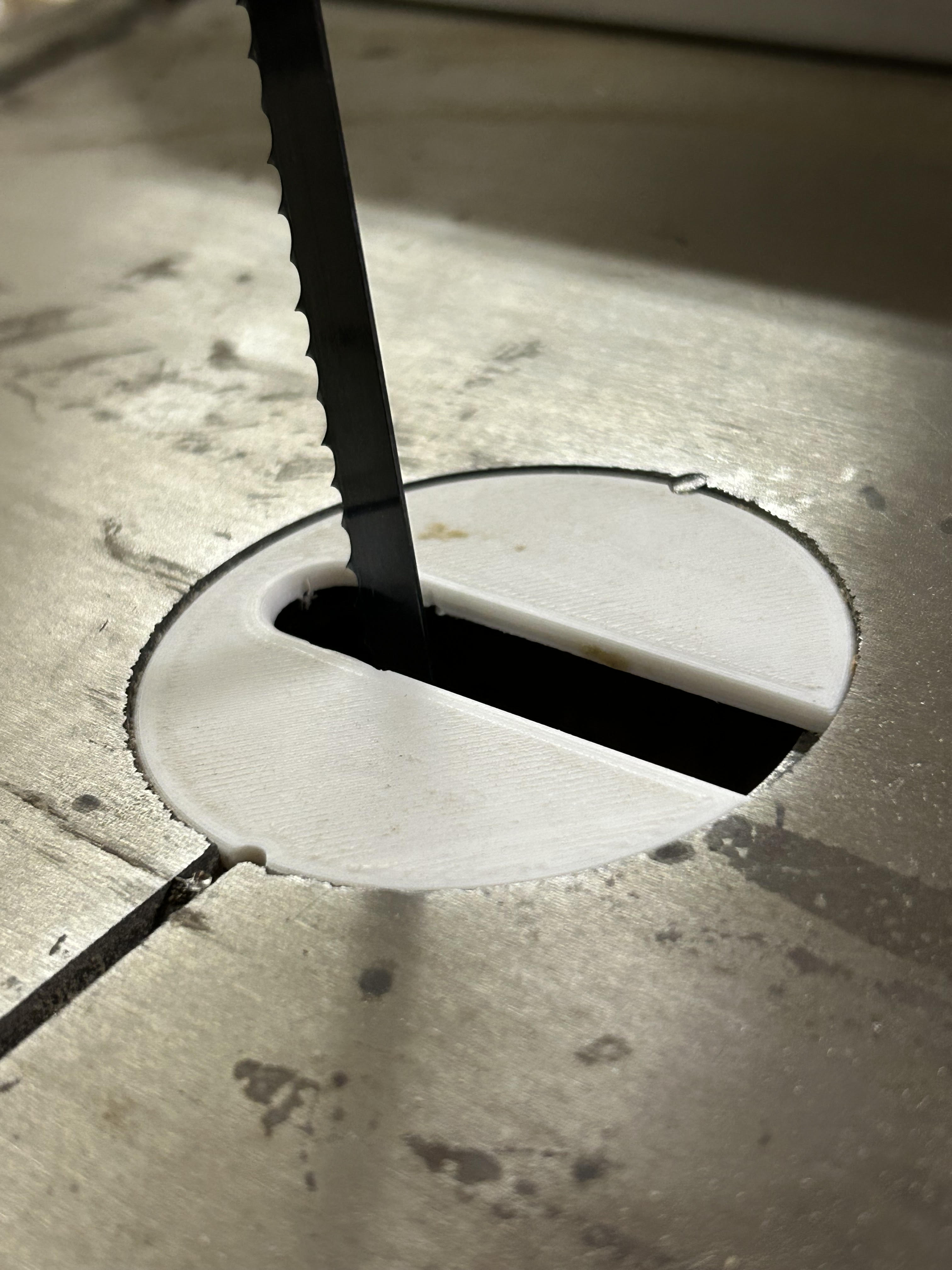 Bandsaw Throatplate - 2.5 in diameter