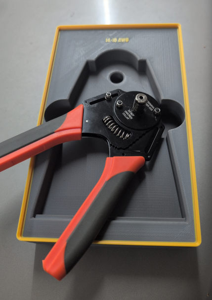 Gridfinity bin for iCrimp Deutsch connector 14-18AWG crimp tool