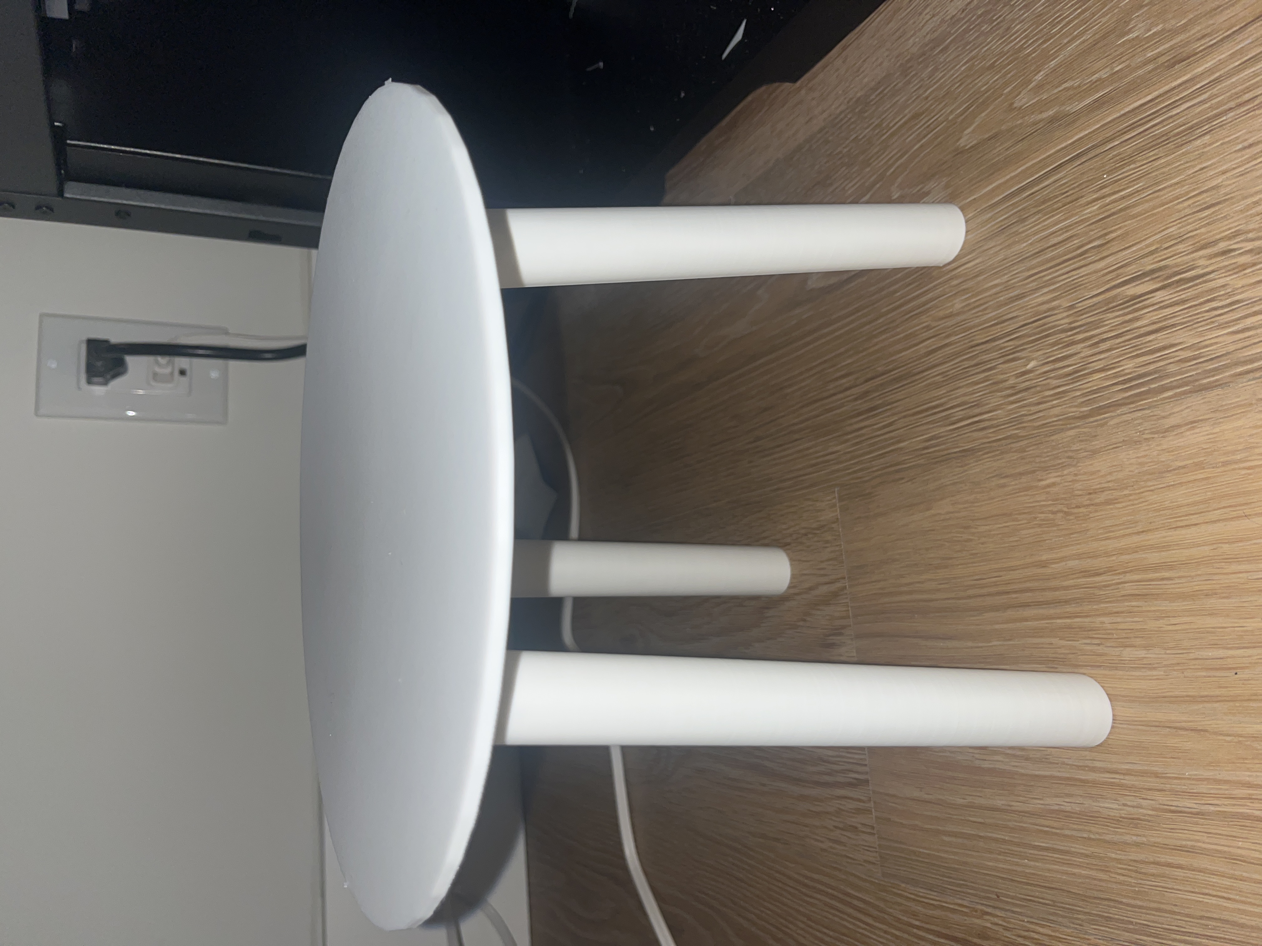 Small table 20cm tall
