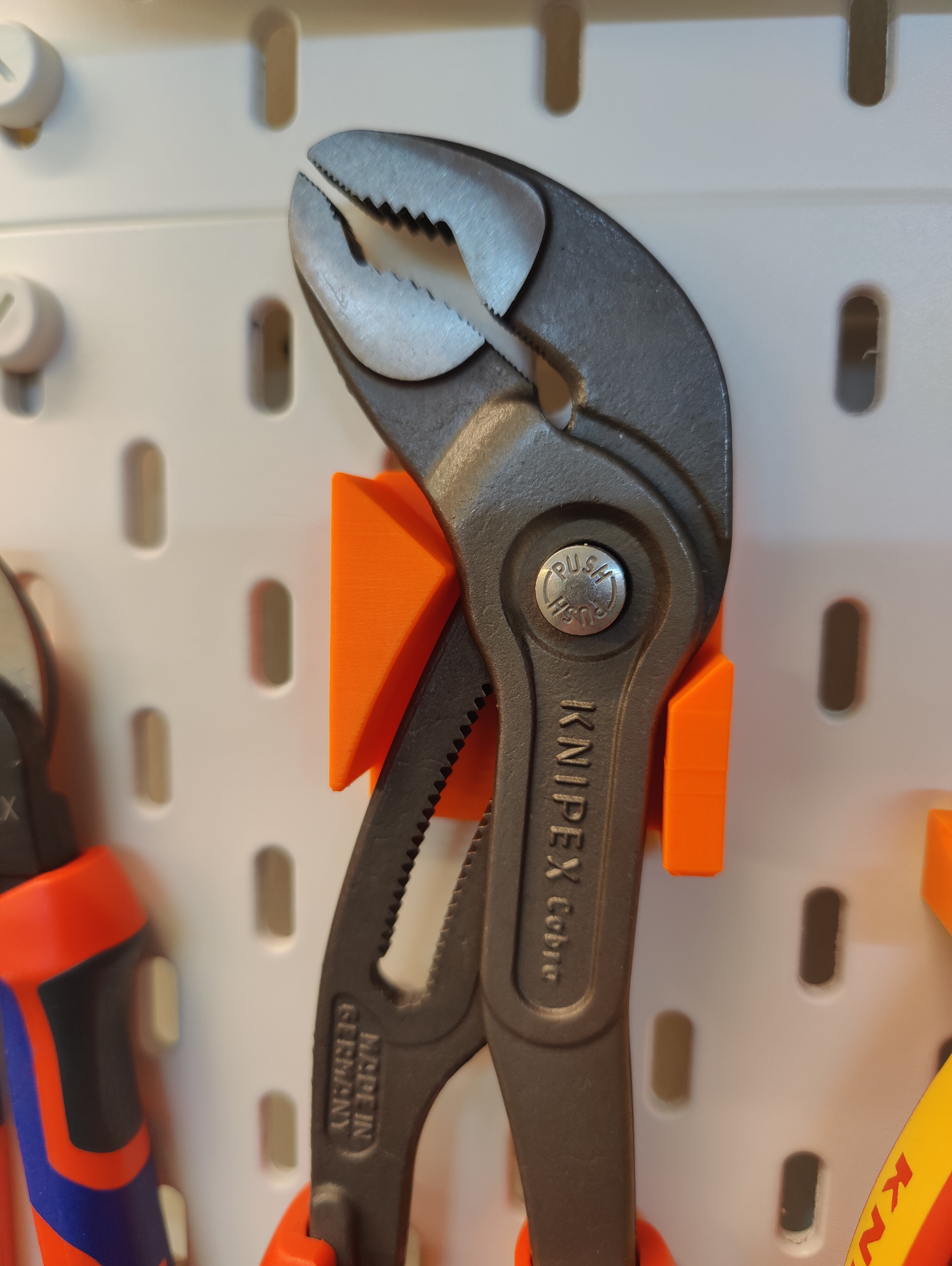 Skadis Holder for Knipex Cobra 87 02 300