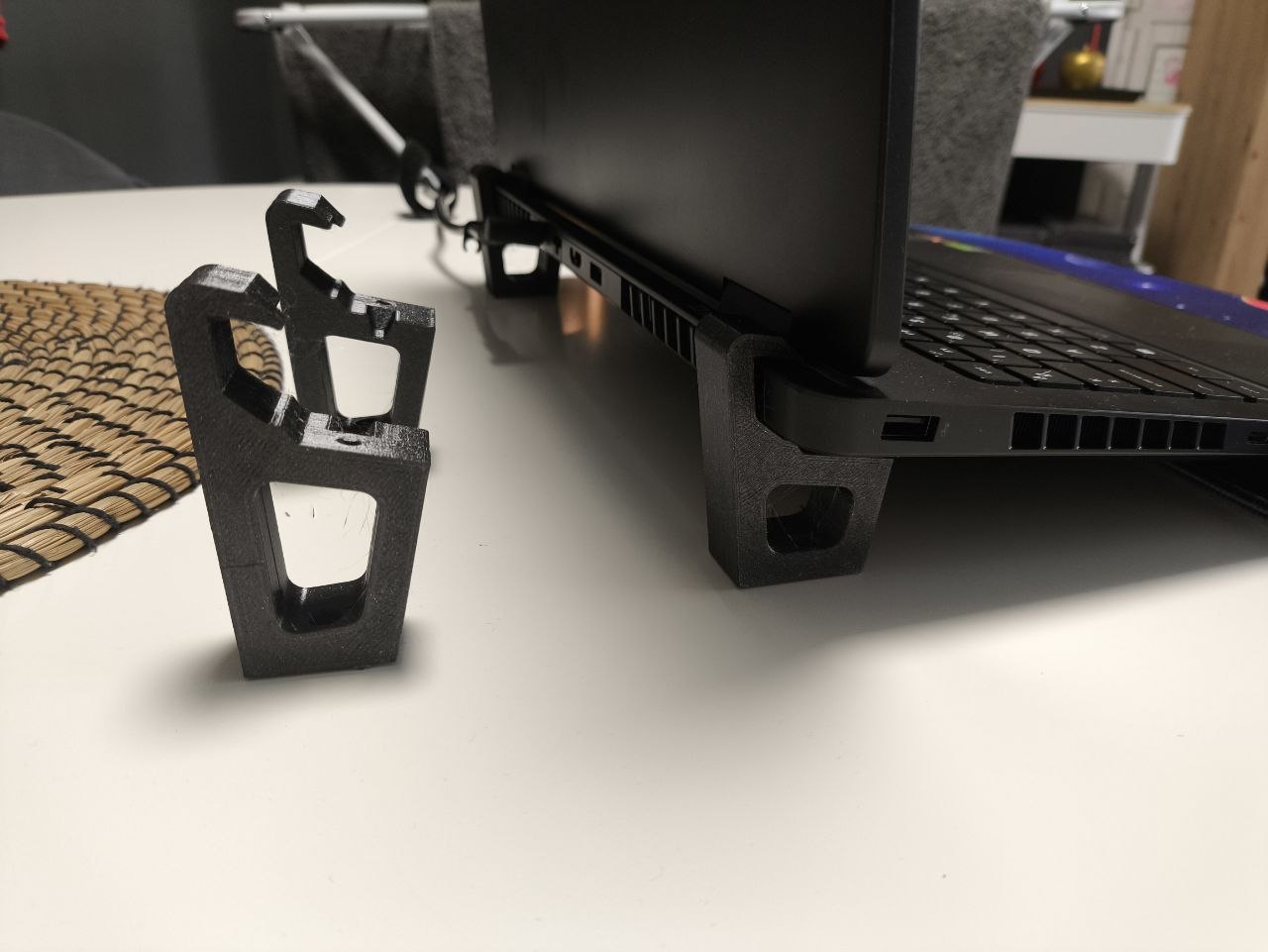 HP Omen 16 Lifting Stand (different models)