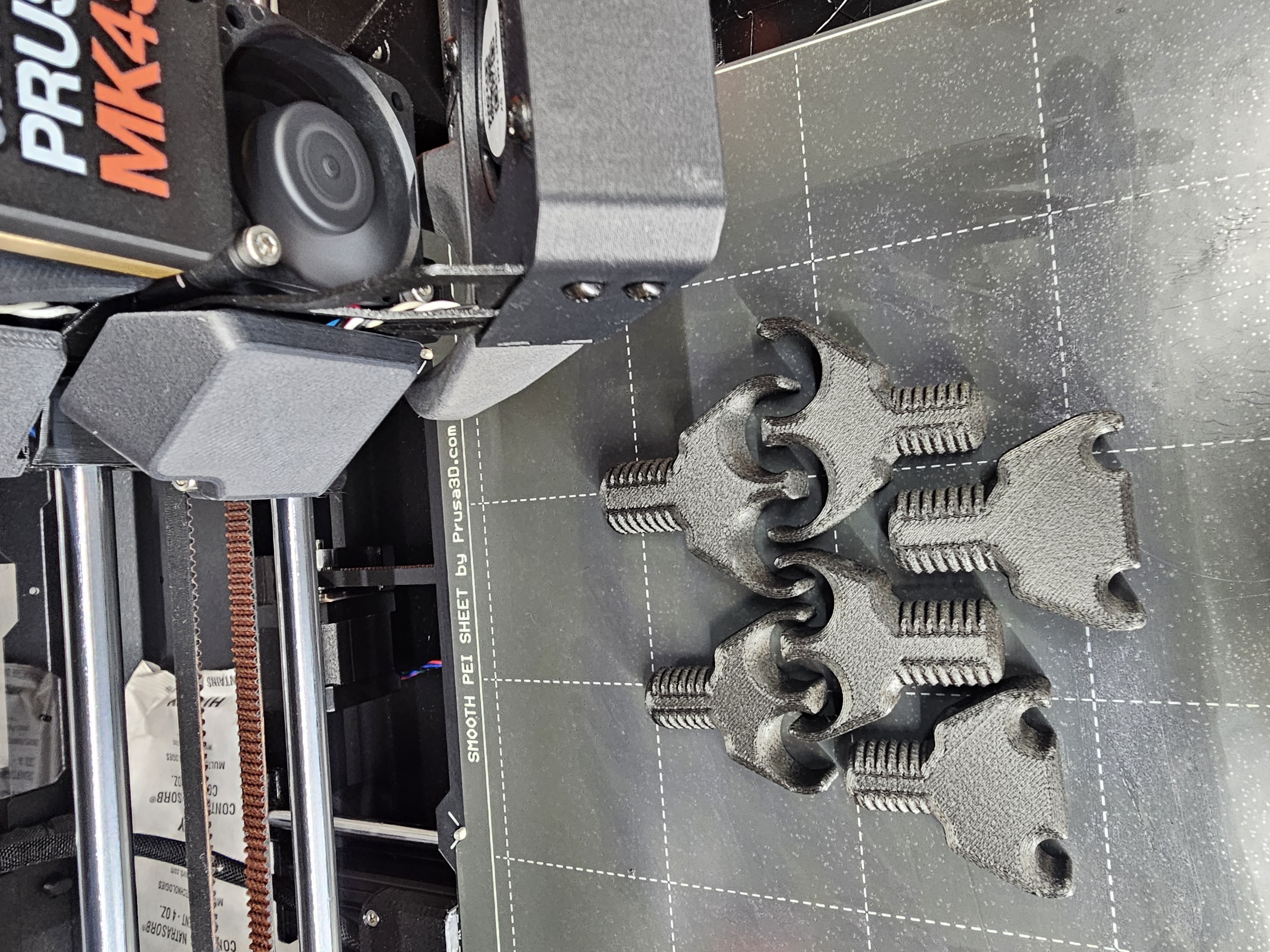 Injection Molding Platen Hose Clip/Retainer