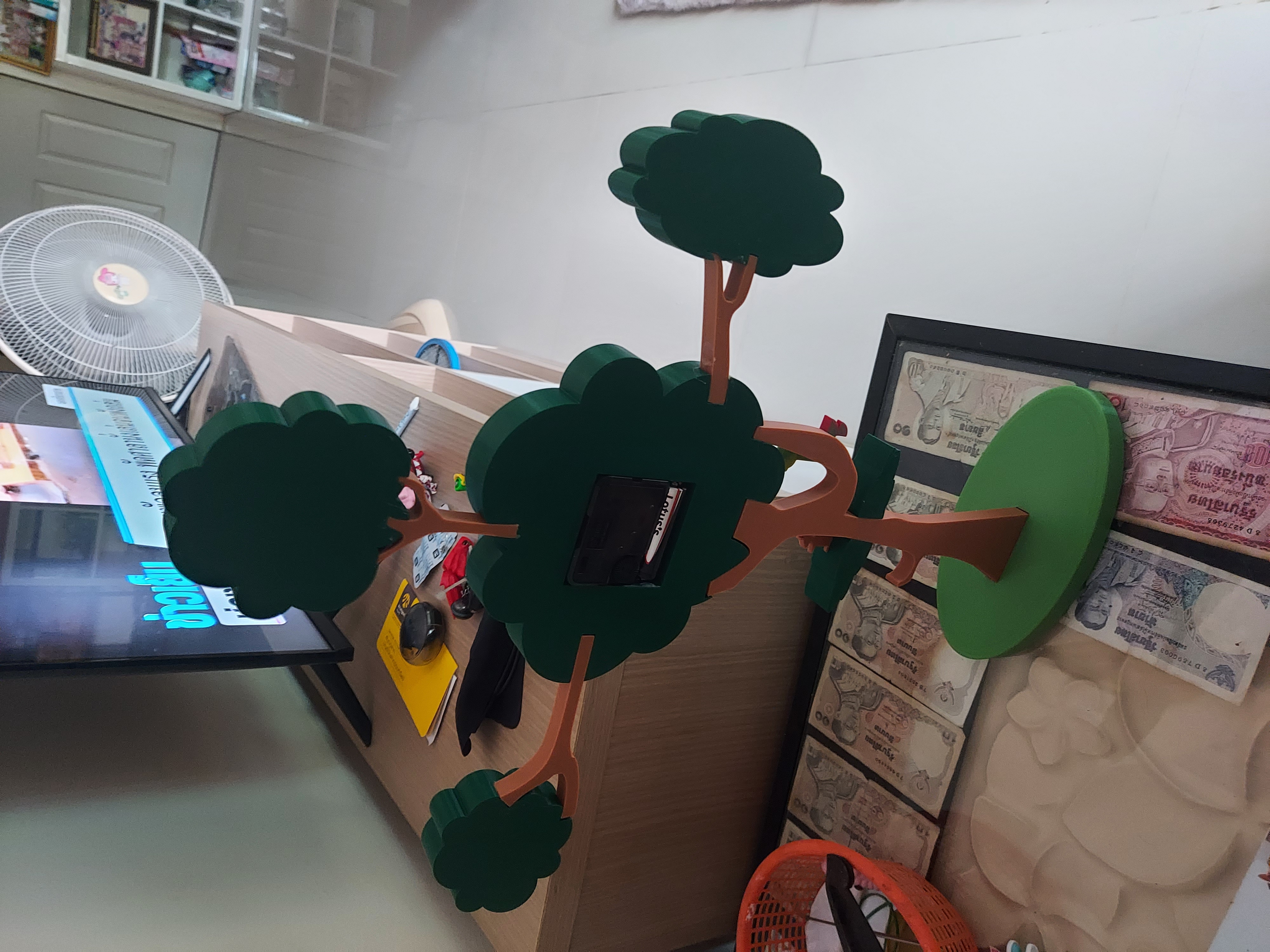 Miniatura 3 do modelo 3D Jungle Tree Table clock