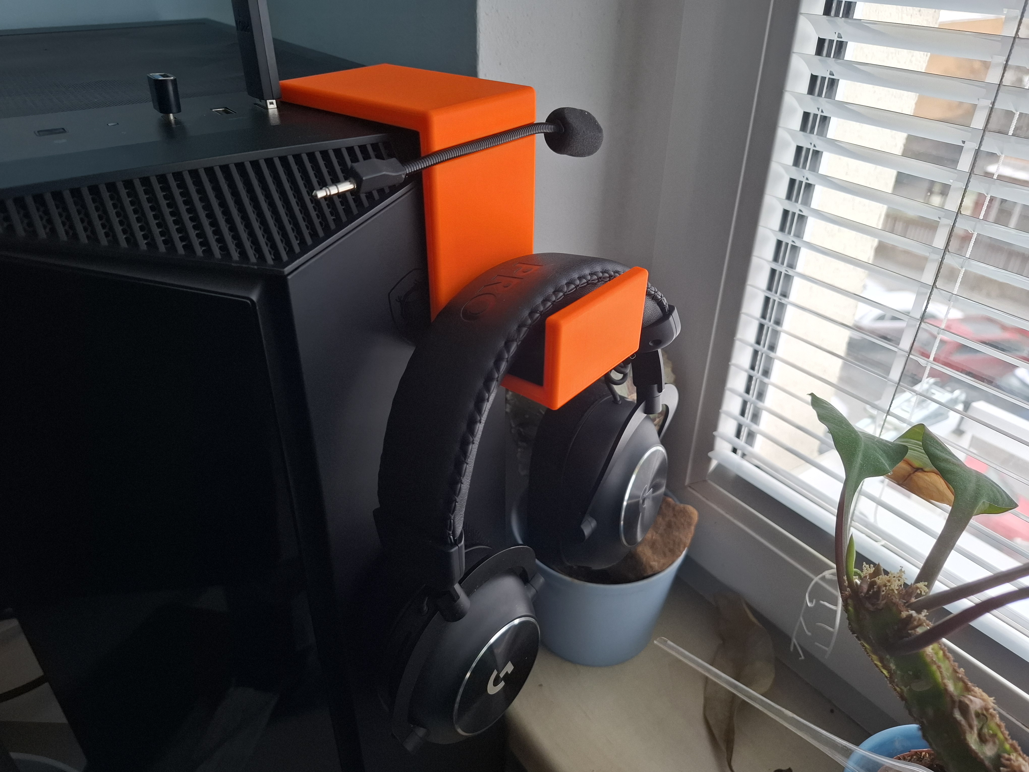 Magnetic headphones holder with microphone slot | PC case headphones mount (originally for Logitech G PRO X 2 Lightspeed