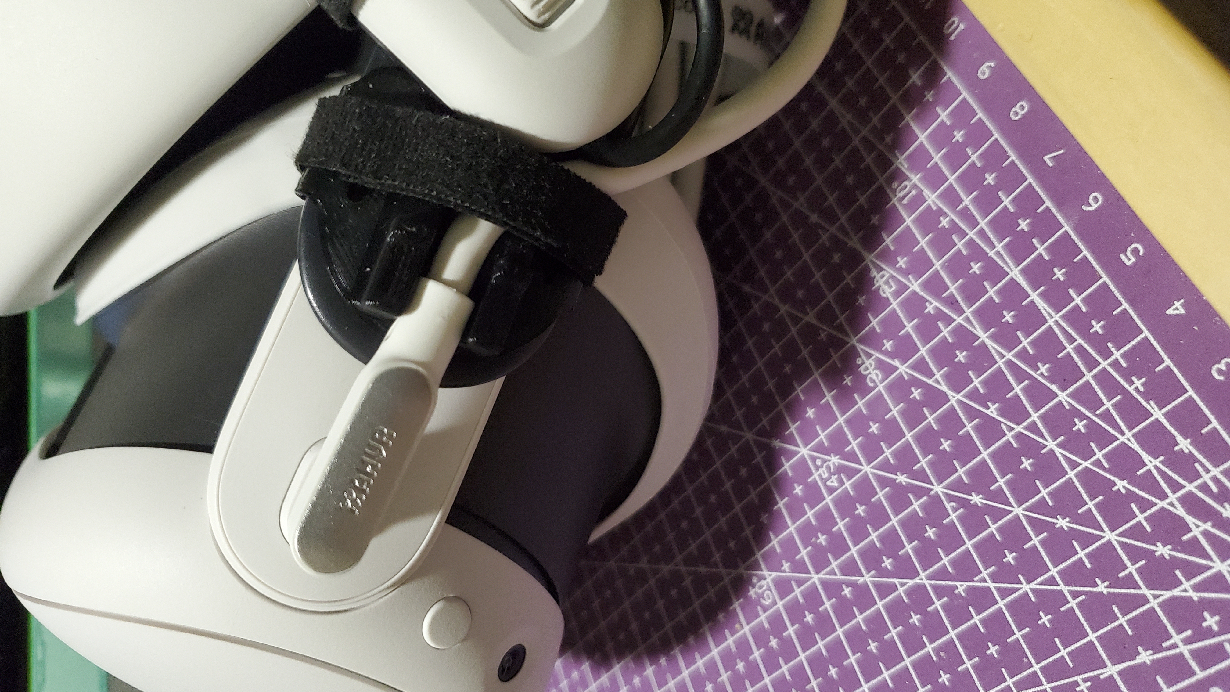 Quest 3 charge port support/protection for BOBOVR S3